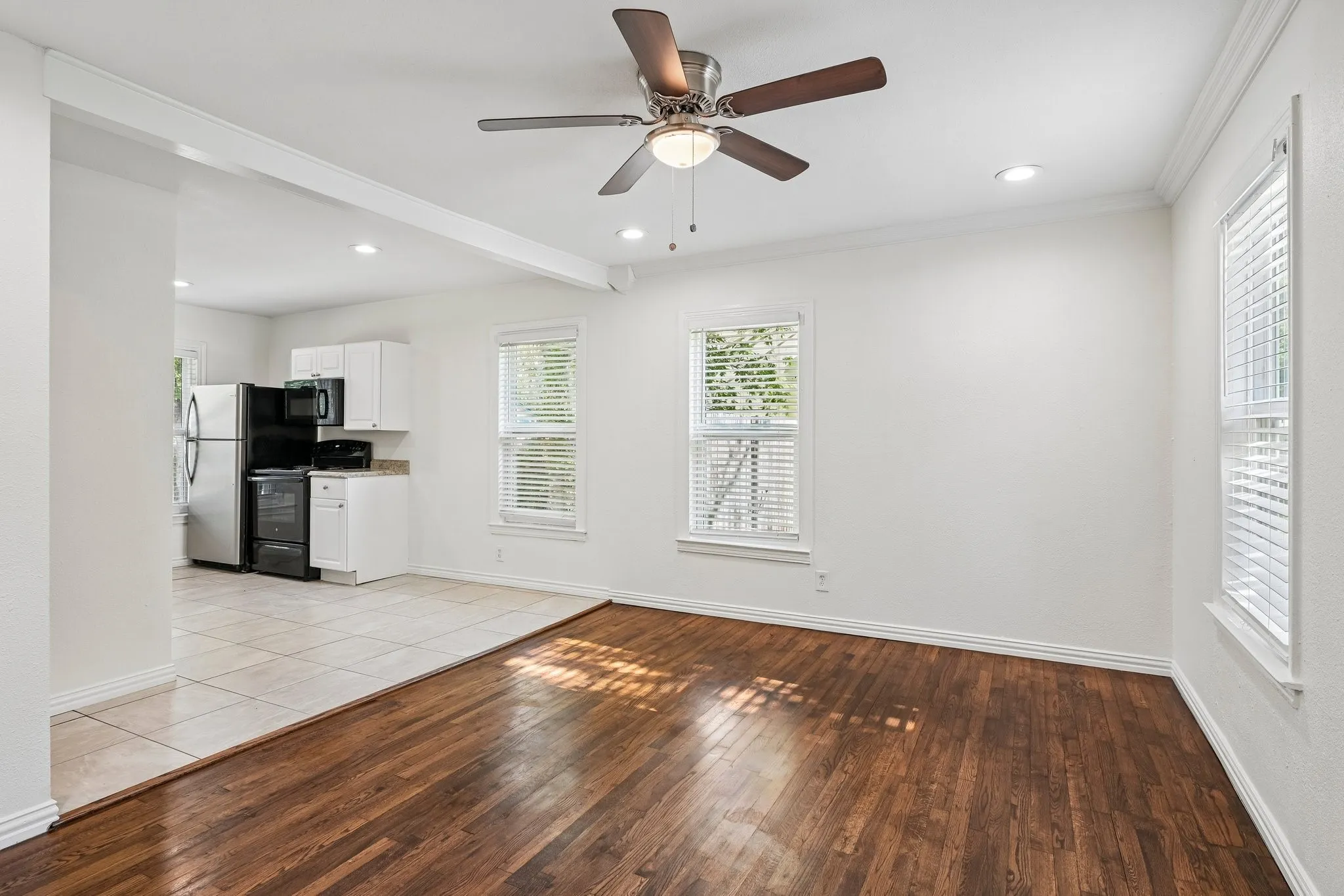 Single Family Residence For Sale in Tarrant County , 5012 Pamela Drive, Fort Worth, Texas 76116, 2 Bedroom, 1 Bathroom, Garage spaces, 780 Sqft, built in 1950, mls#21365912, Real Estate Agent in Fort Worth, Homes For Sale in Tarrant county, Homes For Sale in Fort Worth, Realtor in Fort Worth Texas, Real Estate Brokerage Independent Realty Texas, Luminita Cordes Realtor