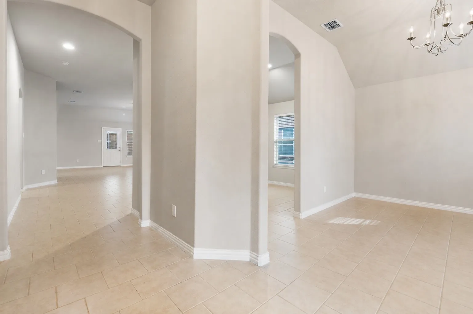 Single Family Residence For Sale in Tarrant County , 620 Swift Current Drive, Crowley, Texas 76036, 4 Bedroom, 2 Bathroom, 2 Garage spaces, 2,000 Sqft, built in 2012, mls#21365045, Real Estate Agent in Crowley, Homes For Sale in Tarrant county, Homes For Sale in Crowley, Realtor in Crowley Texas, Real Estate Brokerage Independent Realty Texas, Luminita Cordes Realtor