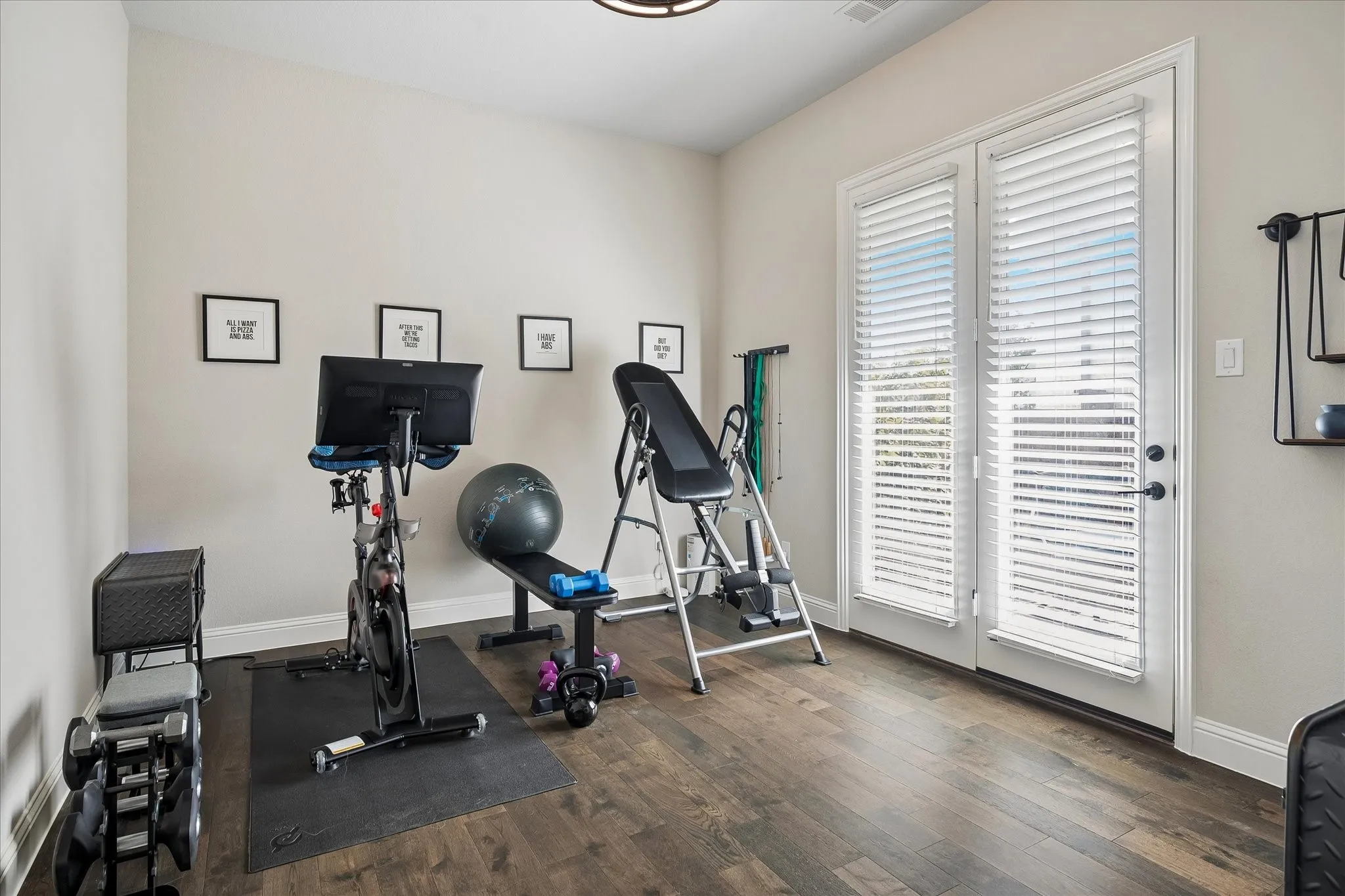 Single Family Residence For Sale in Denton County , 1737 Clem Castle Drive, Carrollton, Texas 75010, 5 Bedroom, 5 Bathroom, 3 Garage spaces, 3,827 Sqft, built in 2021, mls#21361280, Real Estate Agent in Carrollton, Homes For Sale in Denton county, Homes For Sale in Carrollton, Realtor in Carrollton Texas, Real Estate Brokerage Independent Realty Texas, Luminita Cordes Realtor
