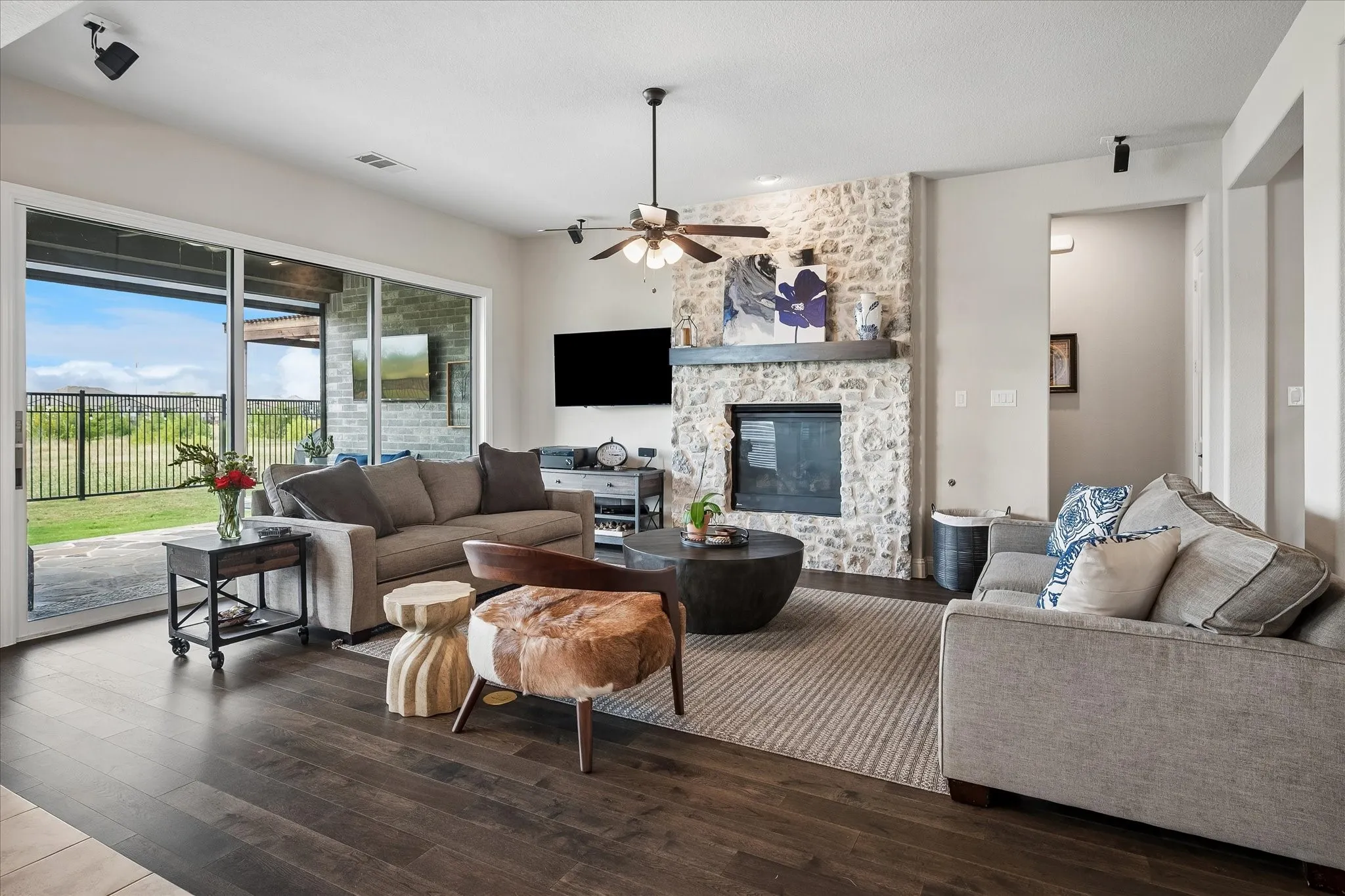Single Family Residence For Sale in Denton County , 1737 Clem Castle Drive, Carrollton, Texas 75010, 5 Bedroom, 5 Bathroom, 3 Garage spaces, 3,827 Sqft, built in 2021, mls#21361280, Real Estate Agent in Carrollton, Homes For Sale in Denton county, Homes For Sale in Carrollton, Realtor in Carrollton Texas, Real Estate Brokerage Independent Realty Texas, Luminita Cordes Realtor