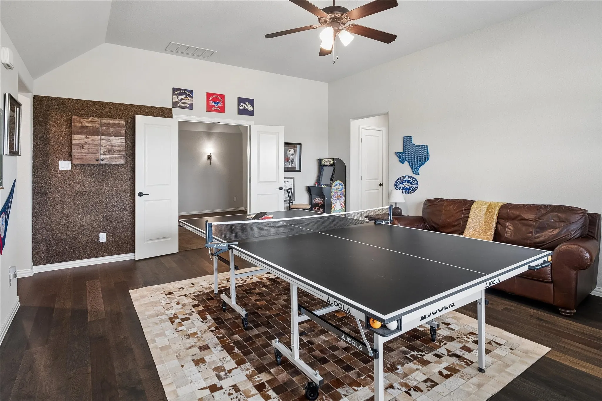 Single Family Residence For Sale in Denton County , 1737 Clem Castle Drive, Carrollton, Texas 75010, 5 Bedroom, 5 Bathroom, 3 Garage spaces, 3,827 Sqft, built in 2021, mls#21361280, Real Estate Agent in Carrollton, Homes For Sale in Denton county, Homes For Sale in Carrollton, Realtor in Carrollton Texas, Real Estate Brokerage Independent Realty Texas, Luminita Cordes Realtor
