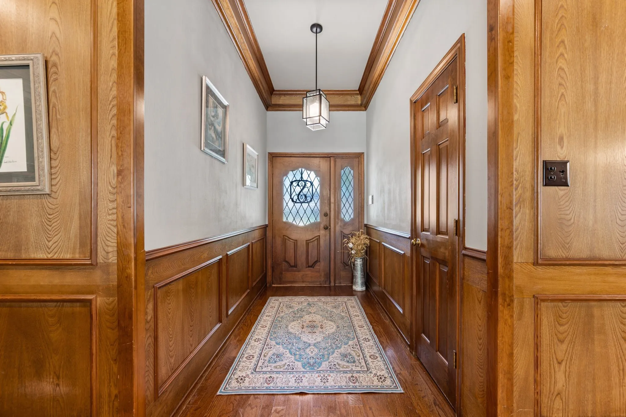 Single Family Residence For Sale in Tarrant County , 5709 Glacier Lake Drive, Arlington, Texas 76013, 4 Bedroom, 3 Bathroom, 2 Garage spaces, 2,424 Sqft, built in 1981, mls#21365181, Real Estate Agent in Arlington, Homes For Sale in Tarrant county, Homes For Sale in Arlington, Realtor in Arlington Texas, Real Estate Brokerage Independent Realty Texas, Luminita Cordes Realtor