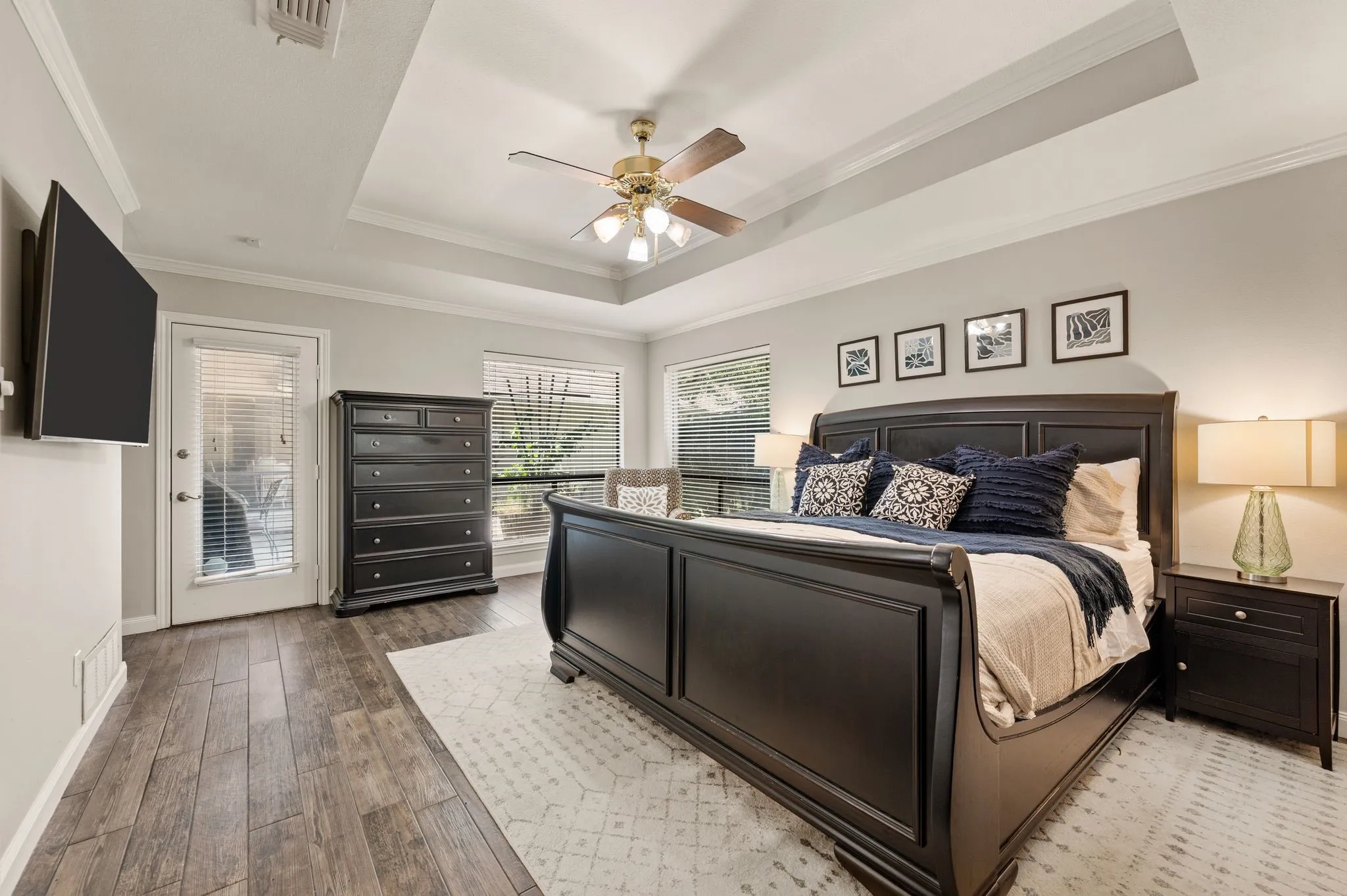 Single Family Residence For Sale in Tarrant County , 5709 Glacier Lake Drive, Arlington, Texas 76013, 4 Bedroom, 3 Bathroom, 2 Garage spaces, 2,424 Sqft, built in 1981, mls#21365181, Real Estate Agent in Arlington, Homes For Sale in Tarrant county, Homes For Sale in Arlington, Realtor in Arlington Texas, Real Estate Brokerage Independent Realty Texas, Luminita Cordes Realtor