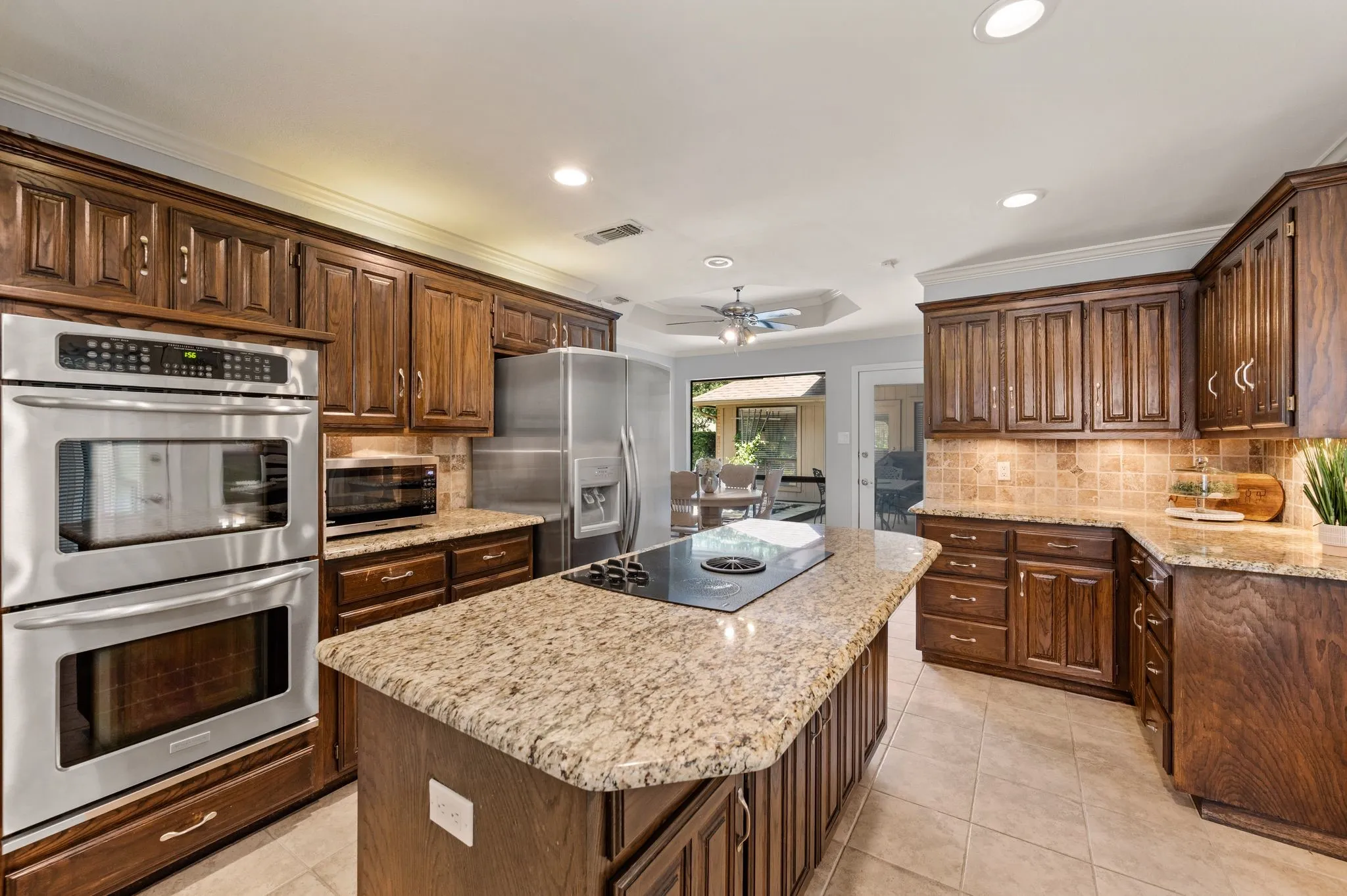 Single Family Residence For Sale in Tarrant County , 5709 Glacier Lake Drive, Arlington, Texas 76013, 4 Bedroom, 3 Bathroom, 2 Garage spaces, 2,424 Sqft, built in 1981, mls#21365181, Real Estate Agent in Arlington, Homes For Sale in Tarrant county, Homes For Sale in Arlington, Realtor in Arlington Texas, Real Estate Brokerage Independent Realty Texas, Luminita Cordes Realtor