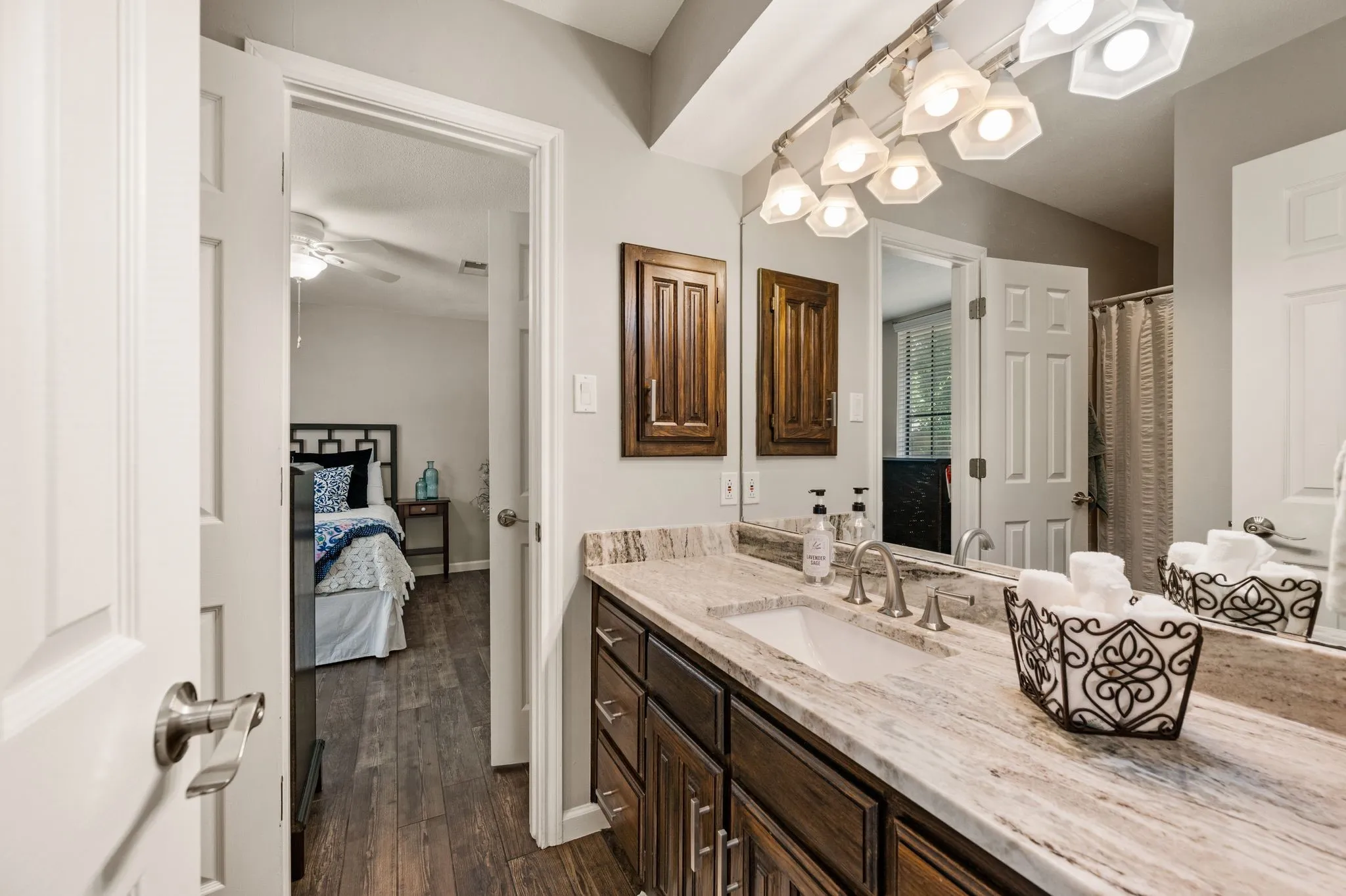 Single Family Residence For Sale in Tarrant County , 5709 Glacier Lake Drive, Arlington, Texas 76013, 4 Bedroom, 3 Bathroom, 2 Garage spaces, 2,424 Sqft, built in 1981, mls#21365181, Real Estate Agent in Arlington, Homes For Sale in Tarrant county, Homes For Sale in Arlington, Realtor in Arlington Texas, Real Estate Brokerage Independent Realty Texas, Luminita Cordes Realtor