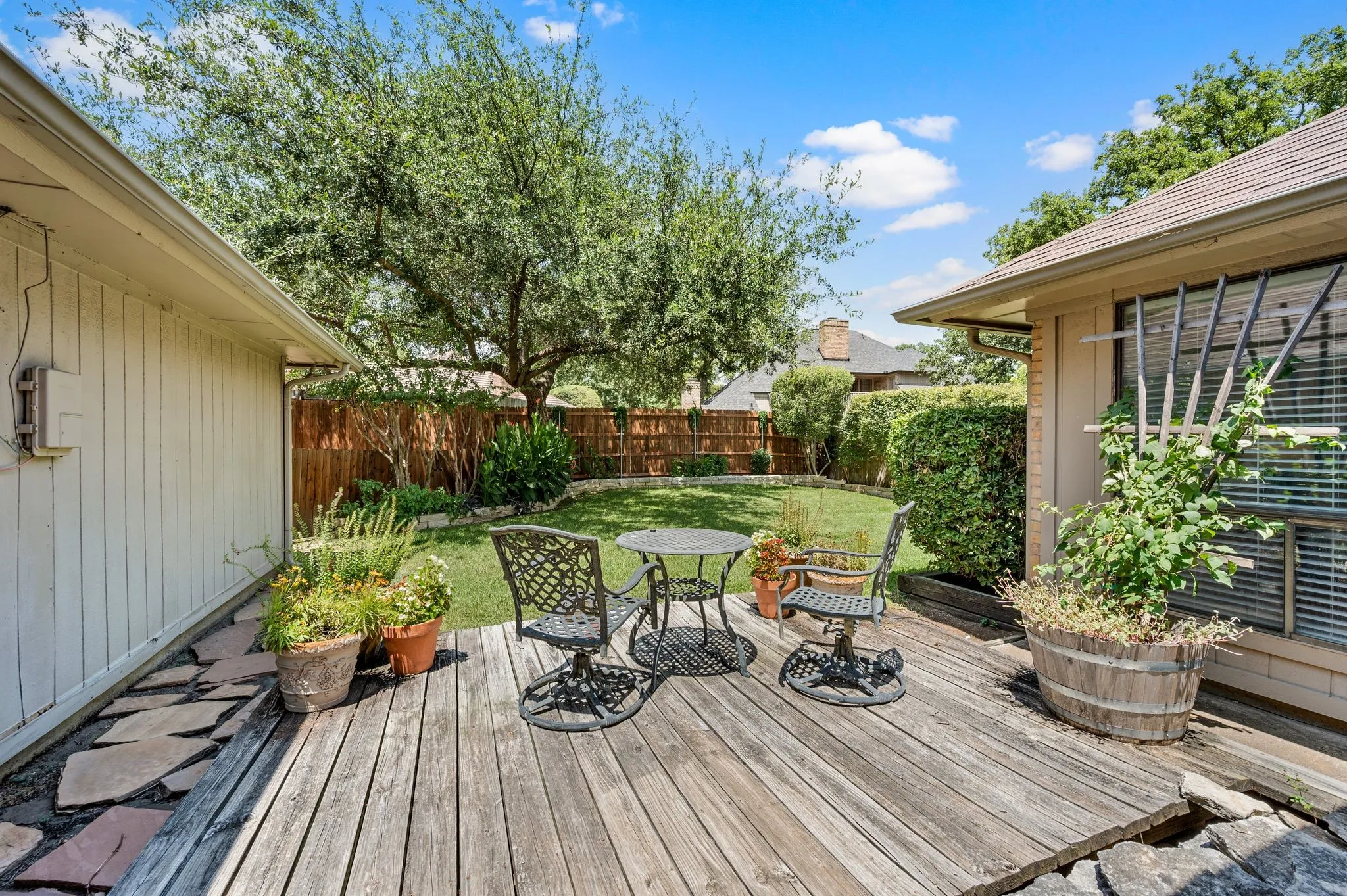 Single Family Residence For Sale in Tarrant County , 5709 Glacier Lake Drive, Arlington, Texas 76013, 4 Bedroom, 3 Bathroom, 2 Garage spaces, 2,424 Sqft, built in 1981, mls#21365181, Real Estate Agent in Arlington, Homes For Sale in Tarrant county, Homes For Sale in Arlington, Realtor in Arlington Texas, Real Estate Brokerage Independent Realty Texas, Luminita Cordes Realtor