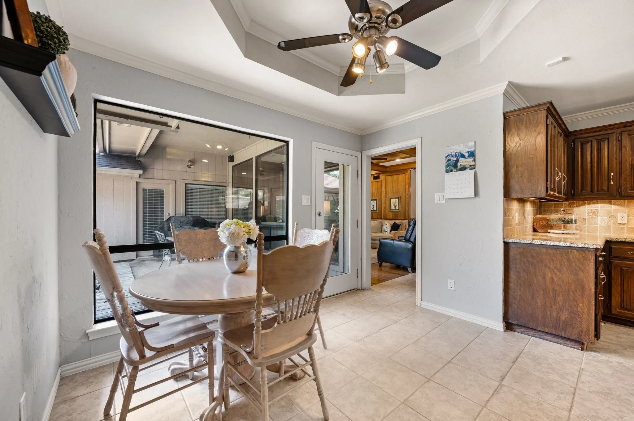 Single Family Residence For Sale in Tarrant County , 5709 Glacier Lake Drive, Arlington, Texas 76013, 4 Bedroom, 3 Bathroom, 2 Garage spaces, 2,424 Sqft, built in 1981, mls#21365181, Real Estate Agent in Arlington, Homes For Sale in Tarrant county, Homes For Sale in Arlington, Realtor in Arlington Texas, Real Estate Brokerage Independent Realty Texas, Luminita Cordes Realtor