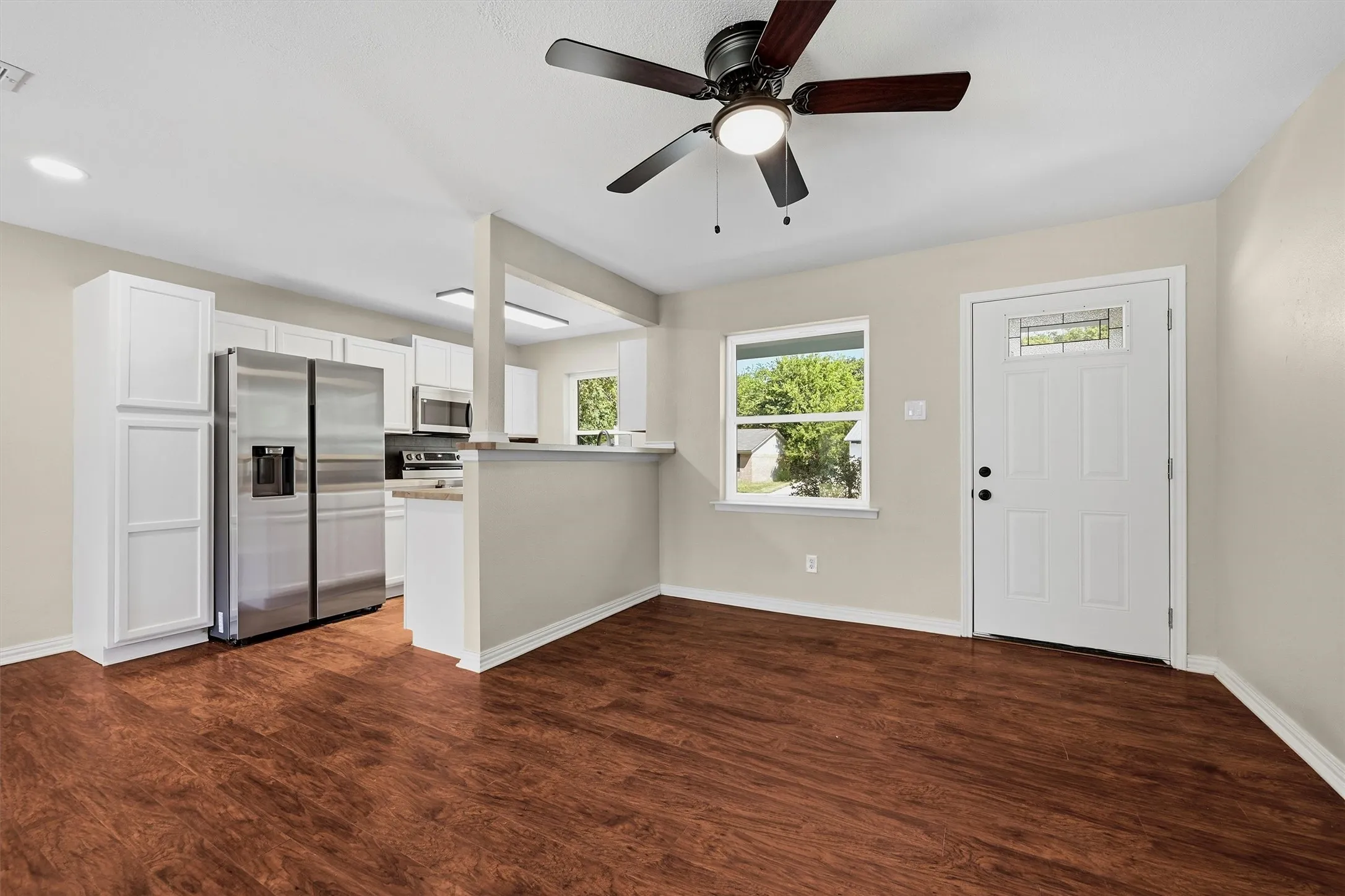 Single Family Residence For Sale in Grayson County , 402 Kansas Street, Sherman, Texas 75090, 3 Bedroom, 2 Bathroom, 1 Garage spaces, 1,187 Sqft, built in 1970, mls#21364565, Real Estate Agent in Sherman, Homes For Sale in Grayson county, Homes For Sale in Sherman, Realtor in Sherman Texas, Real Estate Brokerage Independent Realty Texas, Luminita Cordes Realtor