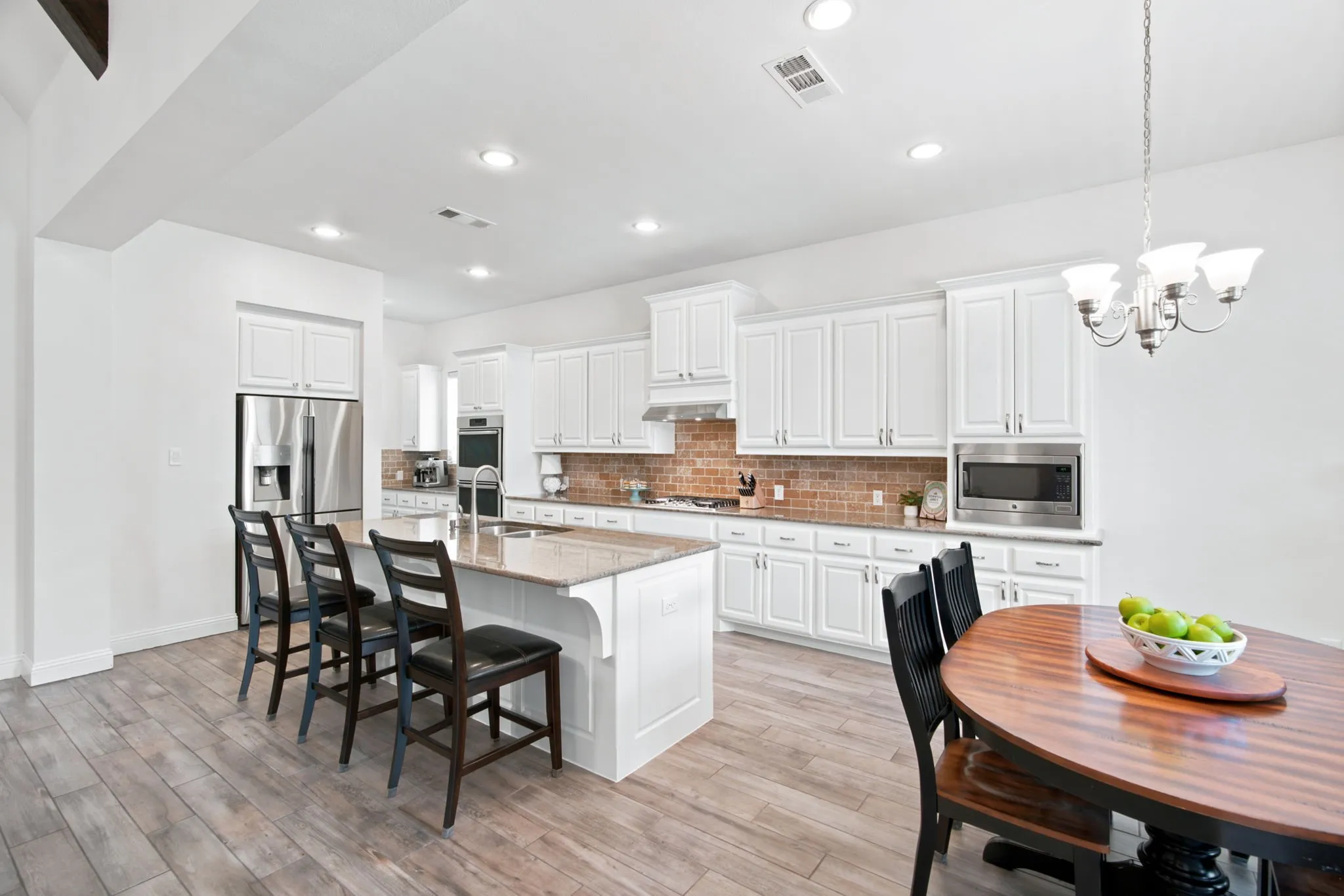 Single Family Residence For Sale in Denton County , 1421 8th Street, Argyle, Texas 76226, 5 Bedroom, 4 Bathroom, 3 Garage spaces, 3,969 Sqft, built in 2016, mls#21365386, Real Estate Agent in Argyle, Homes For Sale in Denton county, Homes For Sale in Argyle, Realtor in Argyle Texas, Real Estate Brokerage Independent Realty Texas, Luminita Cordes Realtor