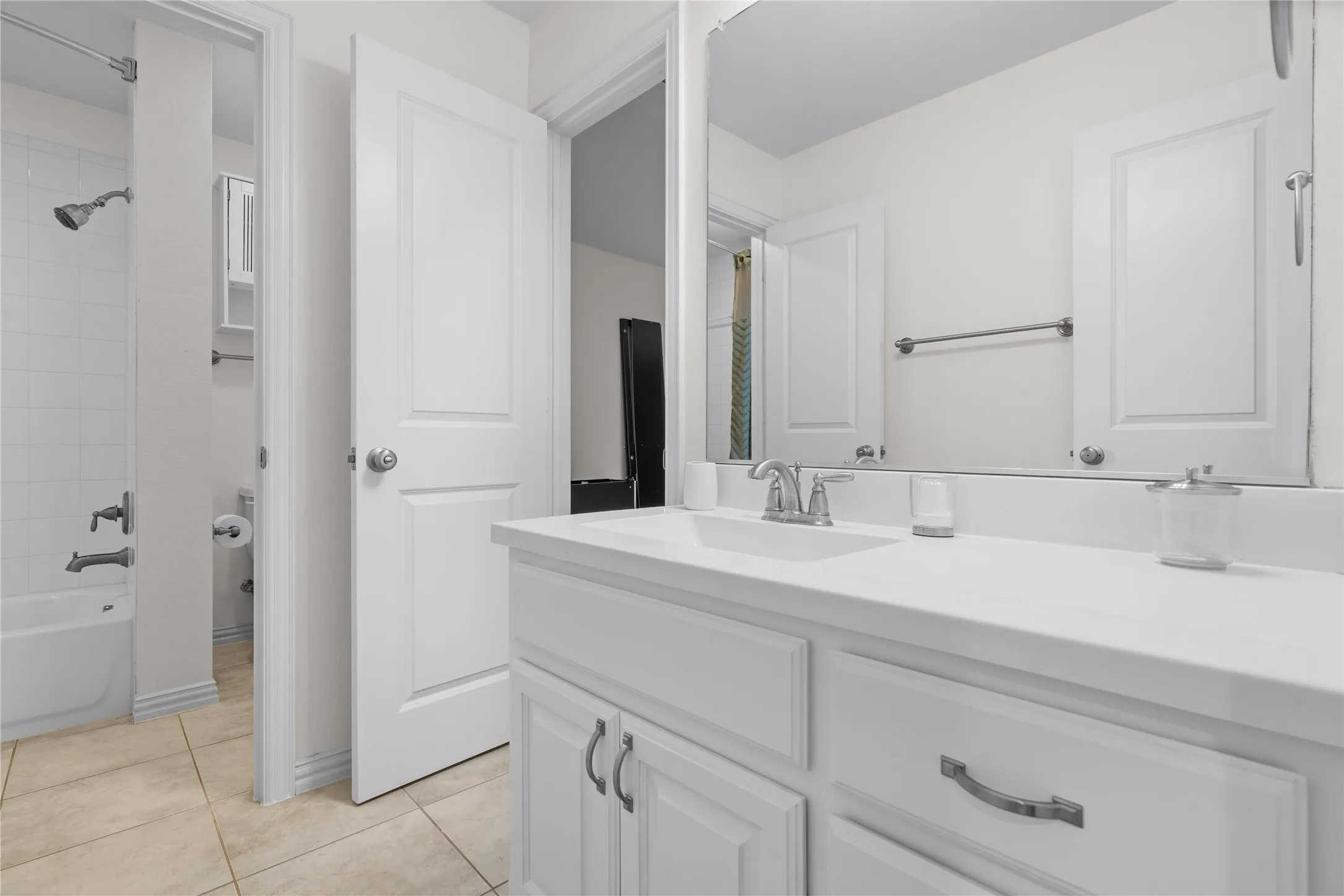 Single Family Residence For Sale in Denton County , 1421 8th Street, Argyle, Texas 76226, 5 Bedroom, 4 Bathroom, 3 Garage spaces, 3,969 Sqft, built in 2016, mls#21365386, Real Estate Agent in Argyle, Homes For Sale in Denton county, Homes For Sale in Argyle, Realtor in Argyle Texas, Real Estate Brokerage Independent Realty Texas, Luminita Cordes Realtor
