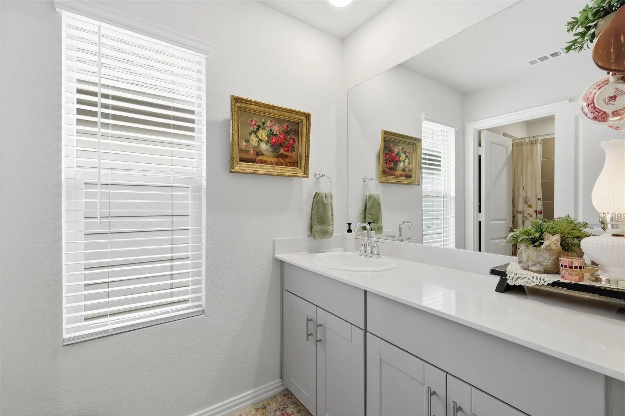Single Family Residence For Sale in Denton County , 2645 Kings Canyon Mews, Corinth, Texas 76210, 3 Bedroom, 3 Bathroom, 2 Garage spaces, 2,240 Sqft, built in 2023, mls#21365923, Real Estate Agent in Corinth, Homes For Sale in Denton county, Homes For Sale in Corinth, Realtor in Corinth Texas, Real Estate Brokerage Independent Realty Texas, Luminita Cordes Realtor