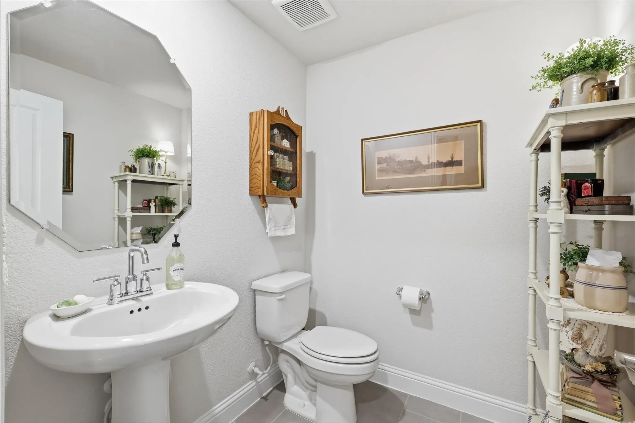 Single Family Residence For Sale in Denton County , 2645 Kings Canyon Mews, Corinth, Texas 76210, 3 Bedroom, 3 Bathroom, 2 Garage spaces, 2,240 Sqft, built in 2023, mls#21365923, Real Estate Agent in Corinth, Homes For Sale in Denton county, Homes For Sale in Corinth, Realtor in Corinth Texas, Real Estate Brokerage Independent Realty Texas, Luminita Cordes Realtor