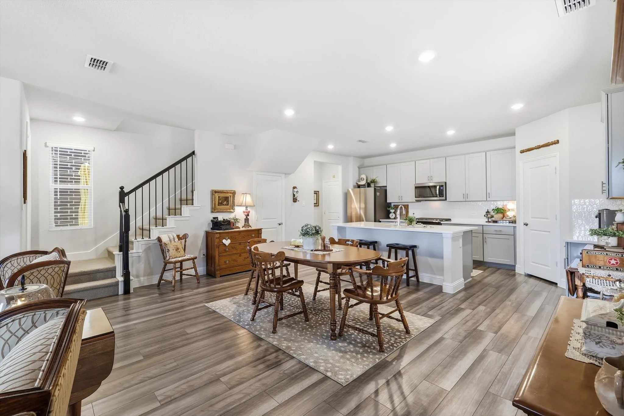 Single Family Residence For Sale in Denton County , 2645 Kings Canyon Mews, Corinth, Texas 76210, 3 Bedroom, 3 Bathroom, 2 Garage spaces, 2,240 Sqft, built in 2023, mls#21365923, Real Estate Agent in Corinth, Homes For Sale in Denton county, Homes For Sale in Corinth, Realtor in Corinth Texas, Real Estate Brokerage Independent Realty Texas, Luminita Cordes Realtor