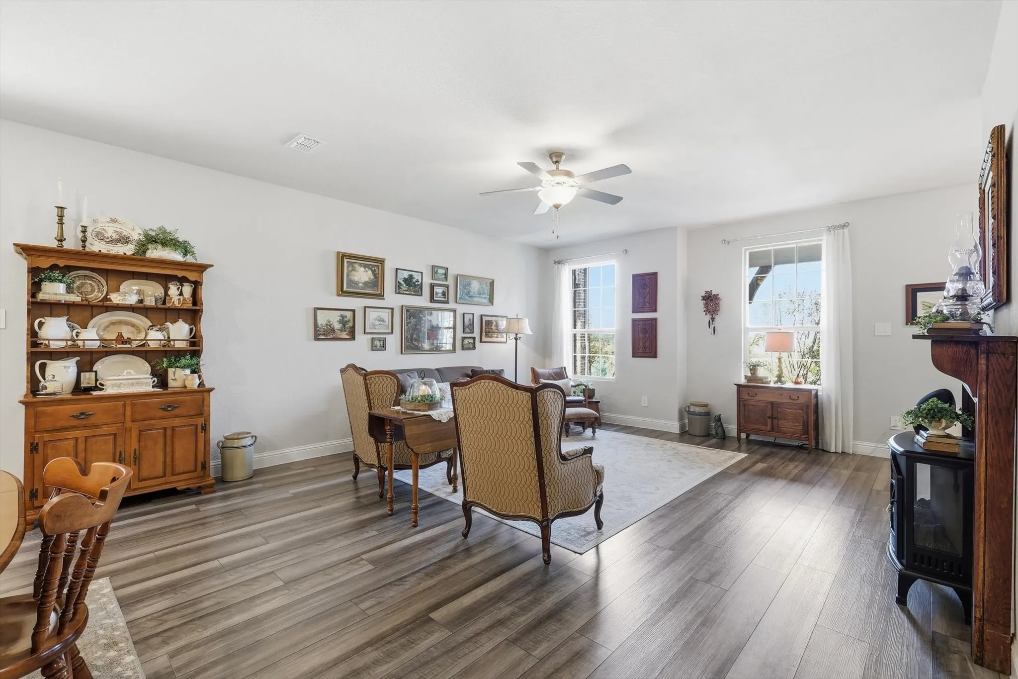 Single Family Residence For Sale in Denton County , 2645 Kings Canyon Mews, Corinth, Texas 76210, 3 Bedroom, 3 Bathroom, 2 Garage spaces, 2,240 Sqft, built in 2023, mls#21365923, Real Estate Agent in Corinth, Homes For Sale in Denton county, Homes For Sale in Corinth, Realtor in Corinth Texas, Real Estate Brokerage Independent Realty Texas, Luminita Cordes Realtor