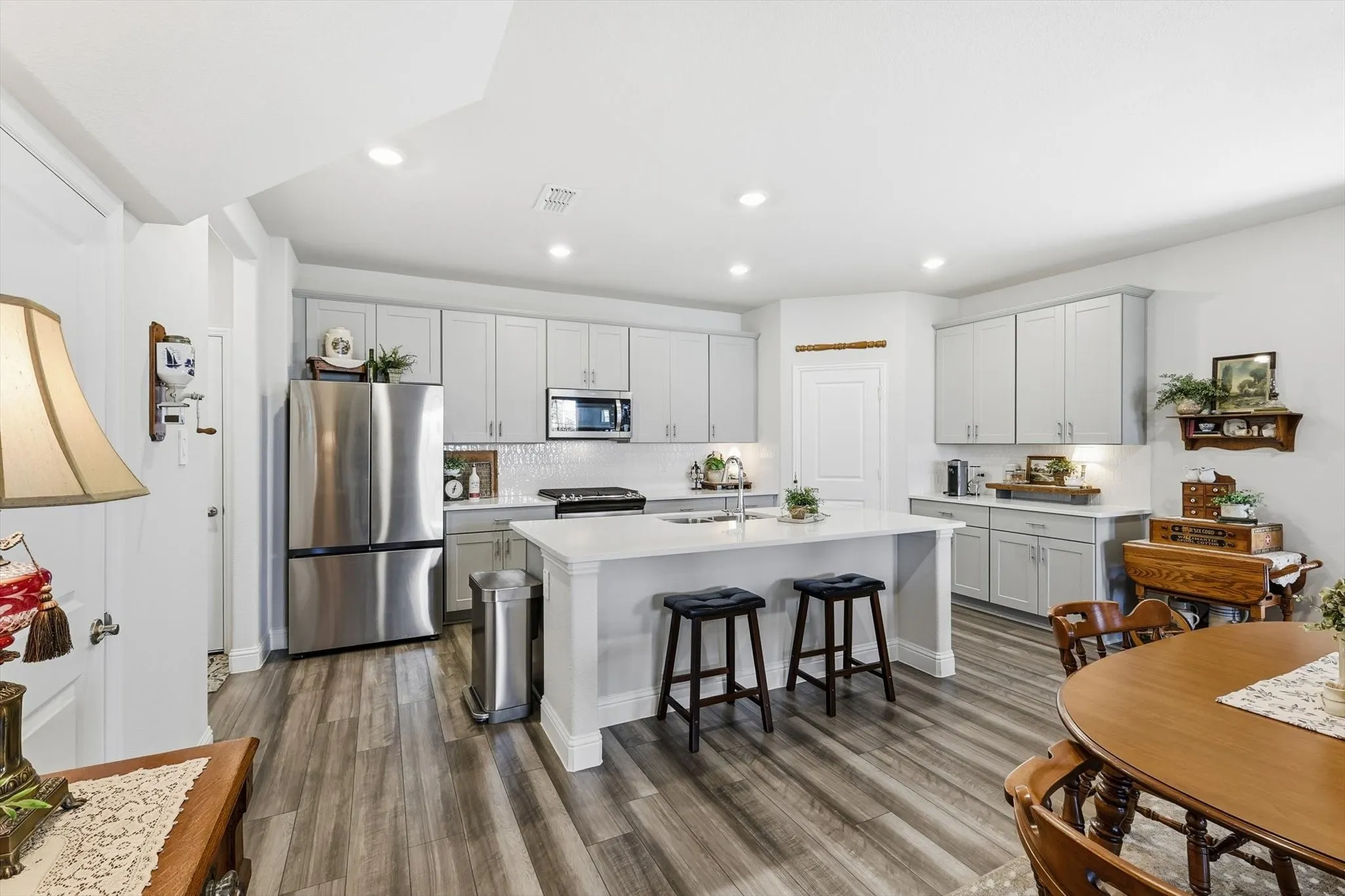 Single Family Residence For Sale in Denton County , 2645 Kings Canyon Mews, Corinth, Texas 76210, 3 Bedroom, 3 Bathroom, 2 Garage spaces, 2,240 Sqft, built in 2023, mls#21365923, Real Estate Agent in Corinth, Homes For Sale in Denton county, Homes For Sale in Corinth, Realtor in Corinth Texas, Real Estate Brokerage Independent Realty Texas, Luminita Cordes Realtor