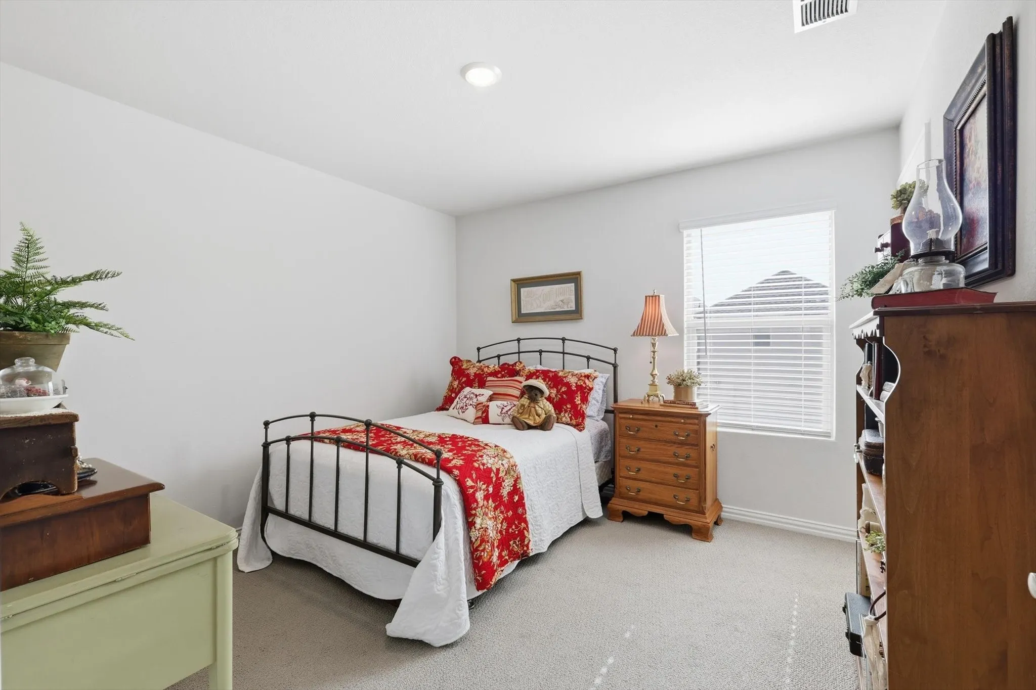 Single Family Residence For Sale in Denton County , 2645 Kings Canyon Mews, Corinth, Texas 76210, 3 Bedroom, 3 Bathroom, 2 Garage spaces, 2,240 Sqft, built in 2023, mls#21365923, Real Estate Agent in Corinth, Homes For Sale in Denton county, Homes For Sale in Corinth, Realtor in Corinth Texas, Real Estate Brokerage Independent Realty Texas, Luminita Cordes Realtor