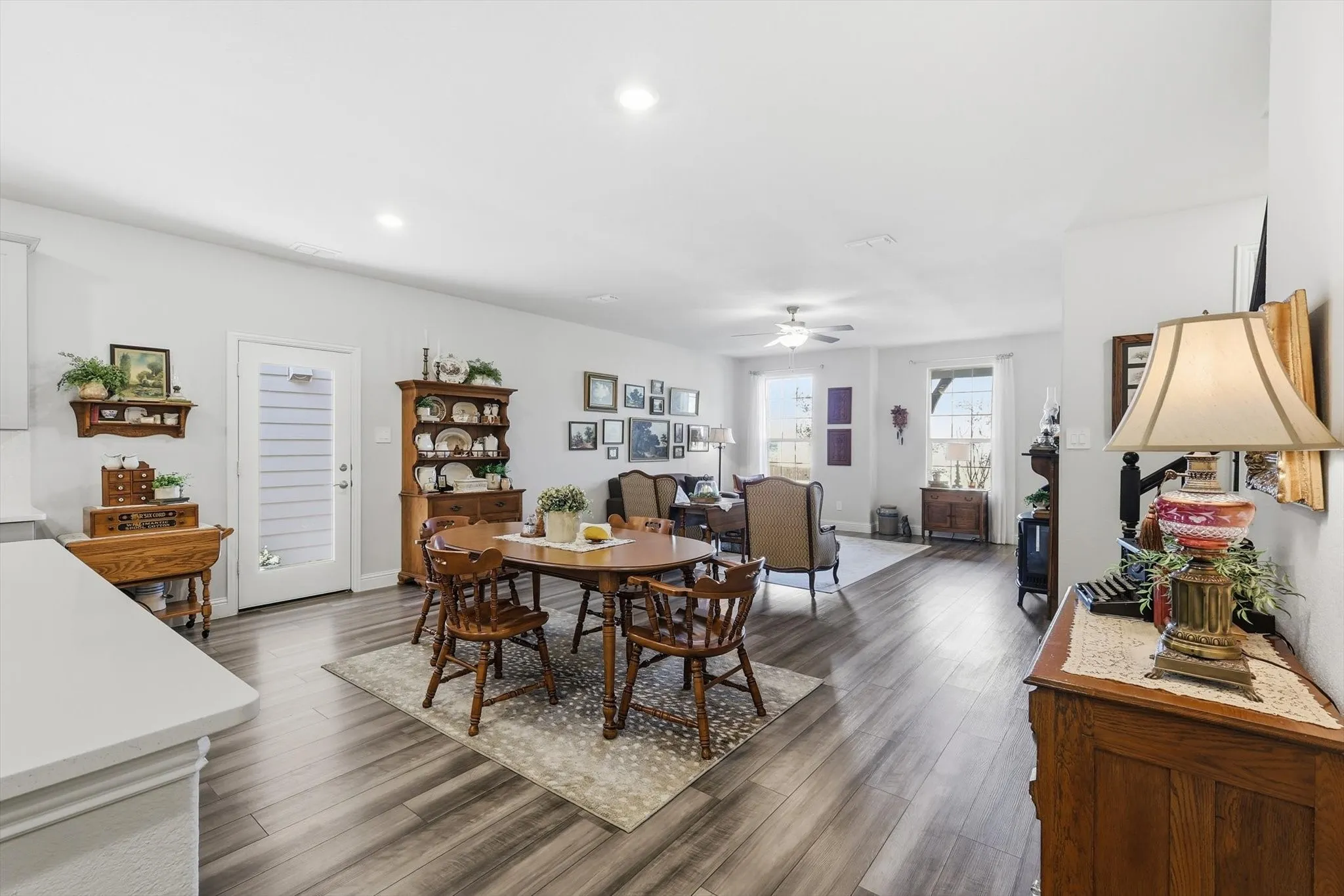 Single Family Residence For Sale in Denton County , 2645 Kings Canyon Mews, Corinth, Texas 76210, 3 Bedroom, 3 Bathroom, 2 Garage spaces, 2,240 Sqft, built in 2023, mls#21365923, Real Estate Agent in Corinth, Homes For Sale in Denton county, Homes For Sale in Corinth, Realtor in Corinth Texas, Real Estate Brokerage Independent Realty Texas, Luminita Cordes Realtor