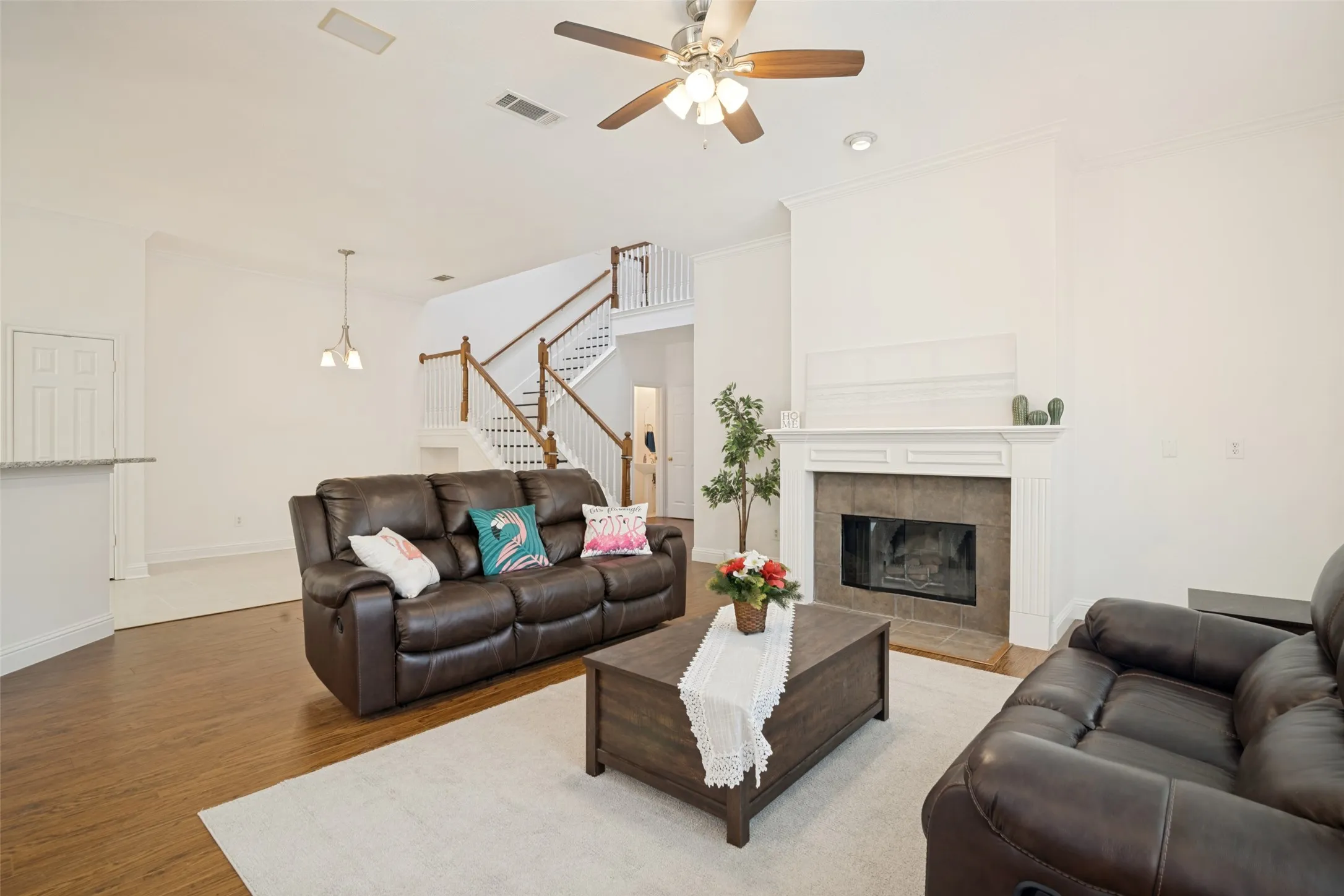 Single Family Residence For Sale in Collin County , 6924 Harvey Lane, Plano, Texas 75023, 3 Bedroom, 3 Bathroom, 2 Garage spaces, 1,924 Sqft, built in 1996, mls#21365702, Real Estate Agent in Plano, Homes For Sale in Collin county, Homes For Sale in Plano, Realtor in Plano Texas, Real Estate Brokerage Independent Realty Texas, Luminita Cordes Realtor
