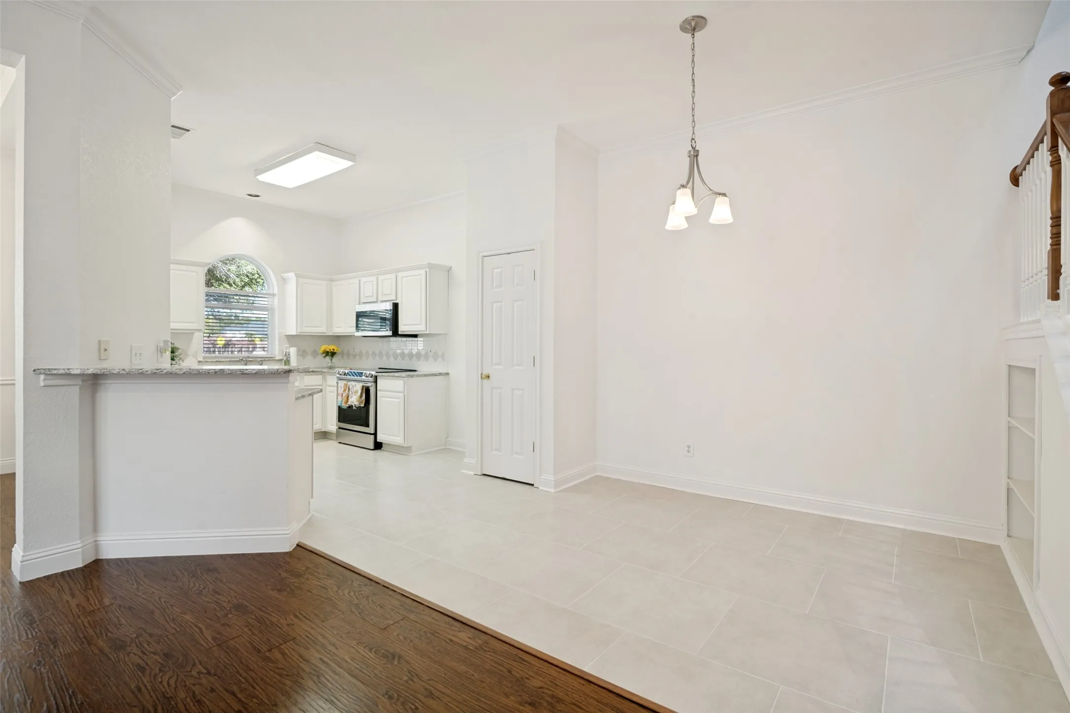 Single Family Residence For Sale in Collin County , 6924 Harvey Lane, Plano, Texas 75023, 3 Bedroom, 3 Bathroom, 2 Garage spaces, 1,924 Sqft, built in 1996, mls#21365702, Real Estate Agent in Plano, Homes For Sale in Collin county, Homes For Sale in Plano, Realtor in Plano Texas, Real Estate Brokerage Independent Realty Texas, Luminita Cordes Realtor