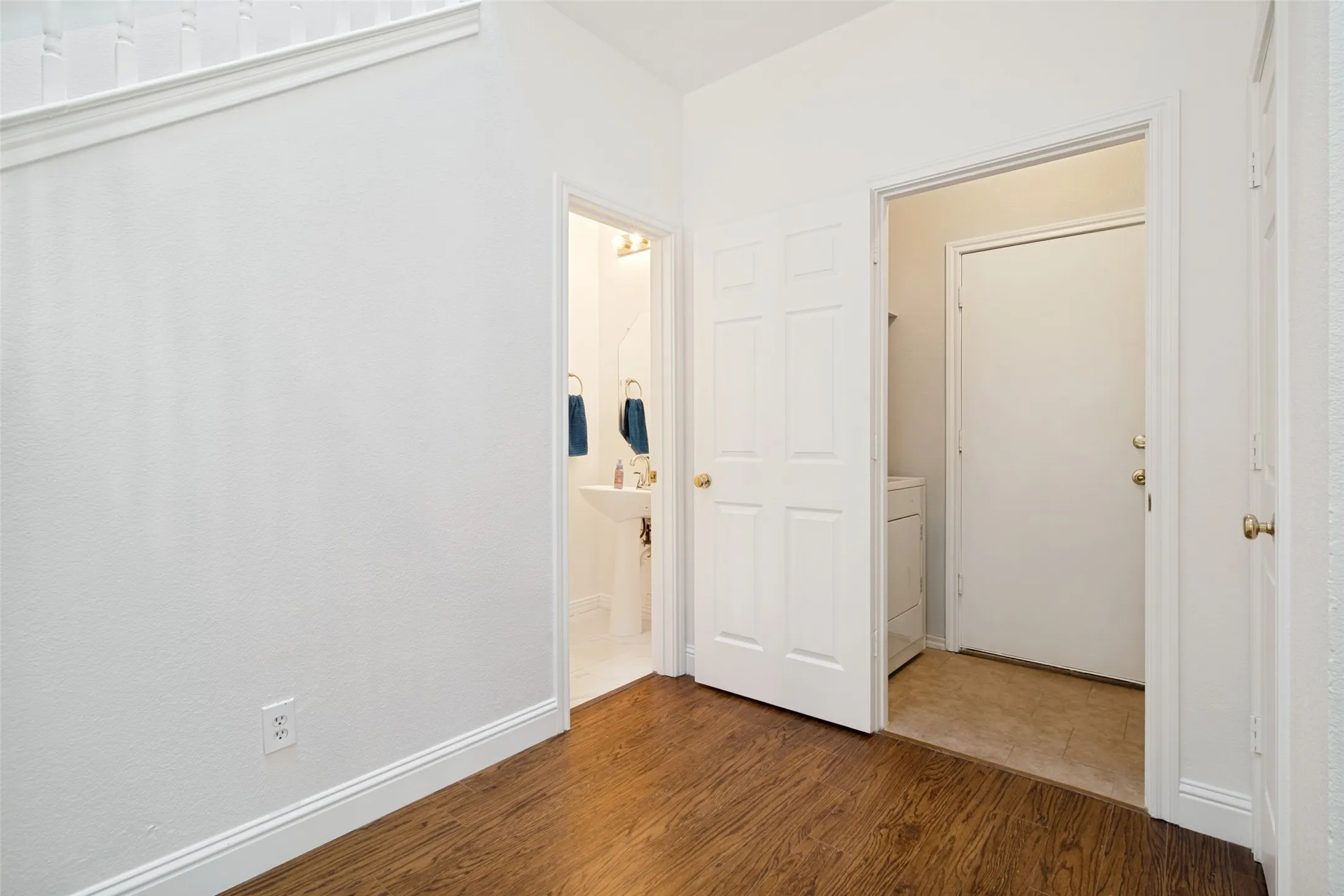 Powder bath on the first floor