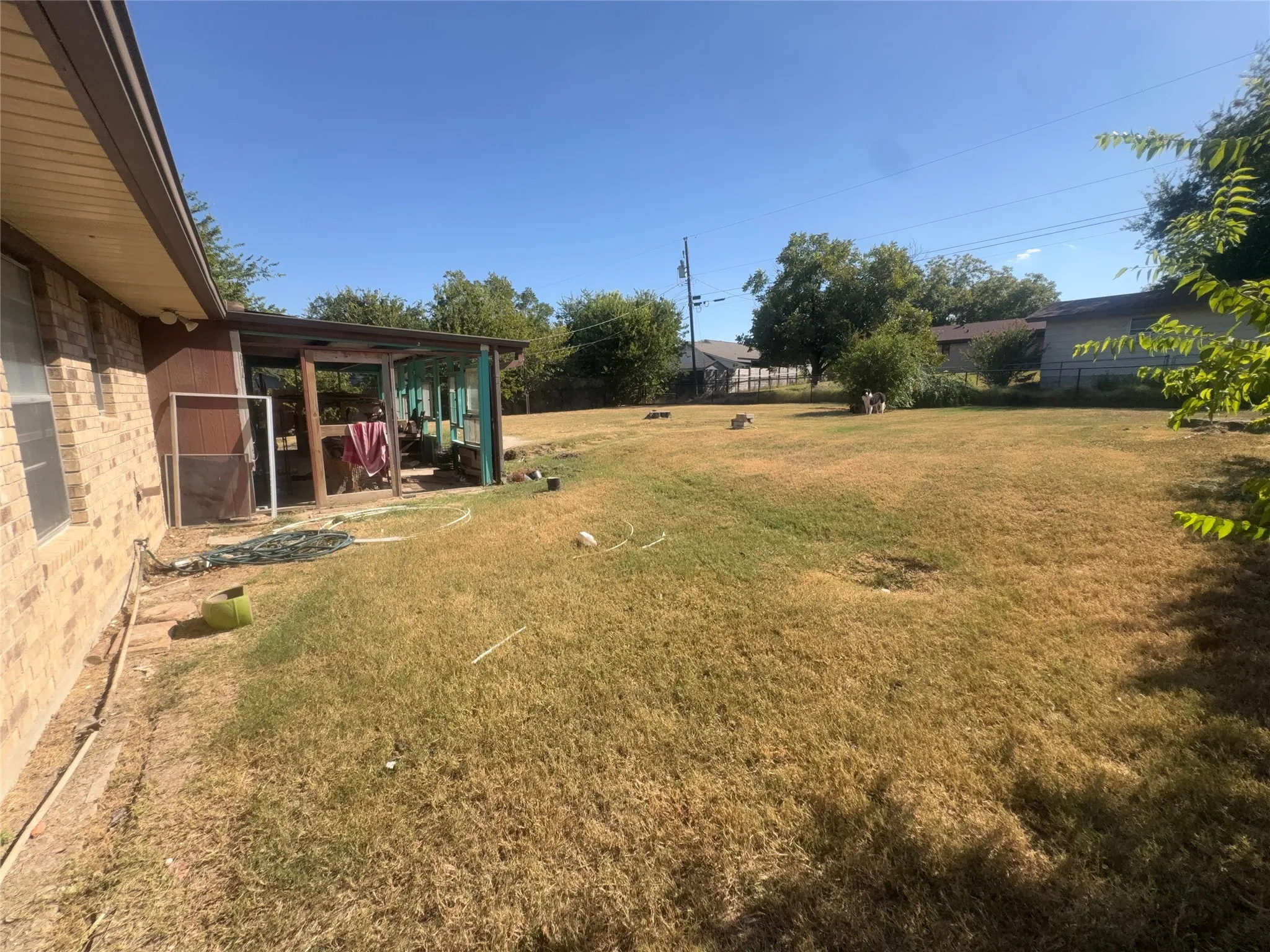 Single Family Residence For Sale in Bosque County , 506 N Avenue X, Clifton, Texas 76634, 2 Bedroom, 2 Bathroom, Garage spaces, 1,176 Sqft, built in 1980, mls#21365943, Real Estate Agent in Clifton, Homes For Sale in Bosque county, Homes For Sale in Clifton, Realtor in Clifton Texas, Real Estate Brokerage Independent Realty Texas, Luminita Cordes Realtor