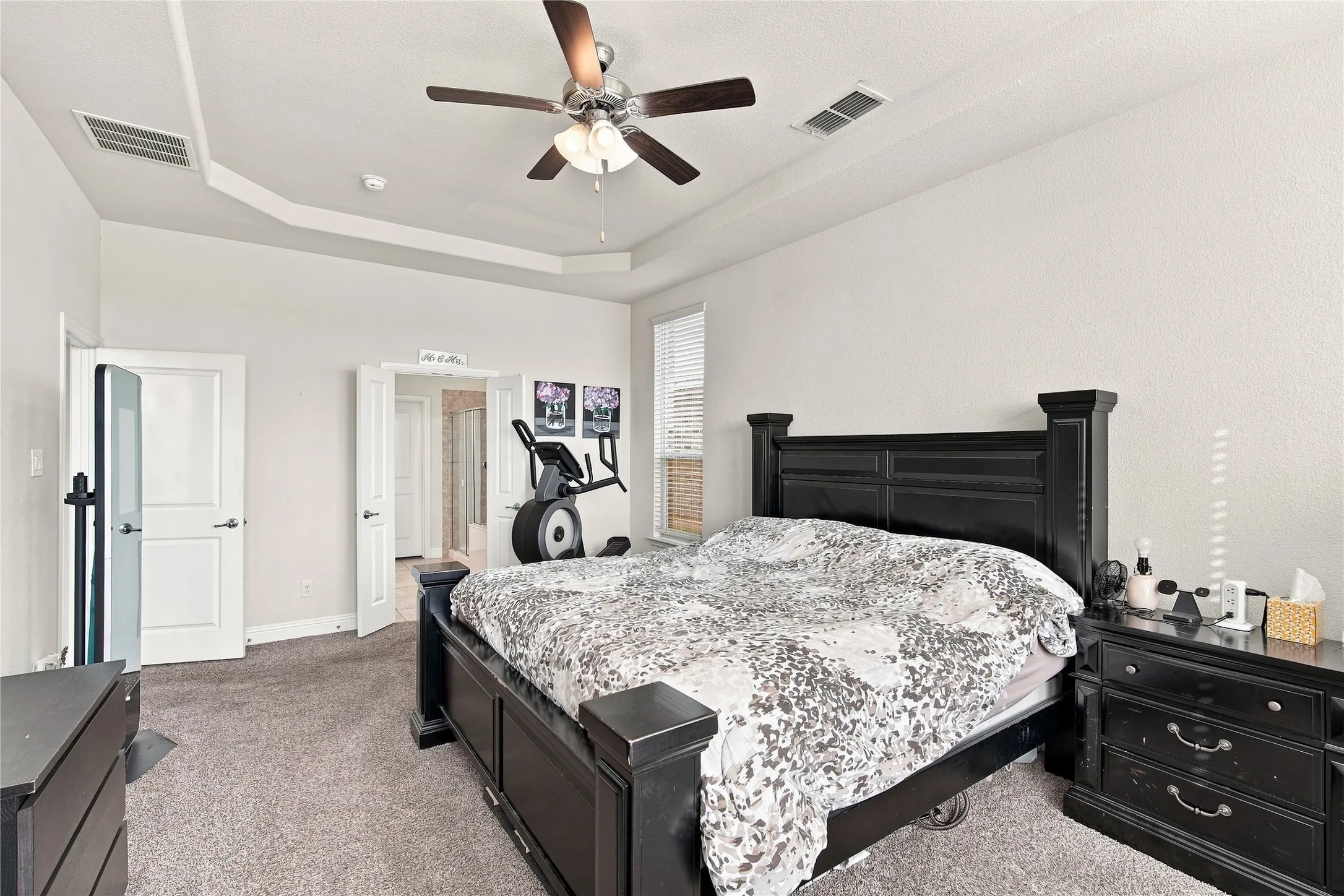 Single Family Residence For Sale in Tarrant County , 8121 Loretta Day Drive, Arlington, Texas 76002, 4 Bedroom, 4 Bathroom, 2 Garage spaces, 2,964 Sqft, built in 2019, mls#21363710, Real Estate Agent in Arlington, Homes For Sale in Tarrant county, Homes For Sale in Arlington, Realtor in Arlington Texas, Real Estate Brokerage Independent Realty Texas, Luminita Cordes Realtor