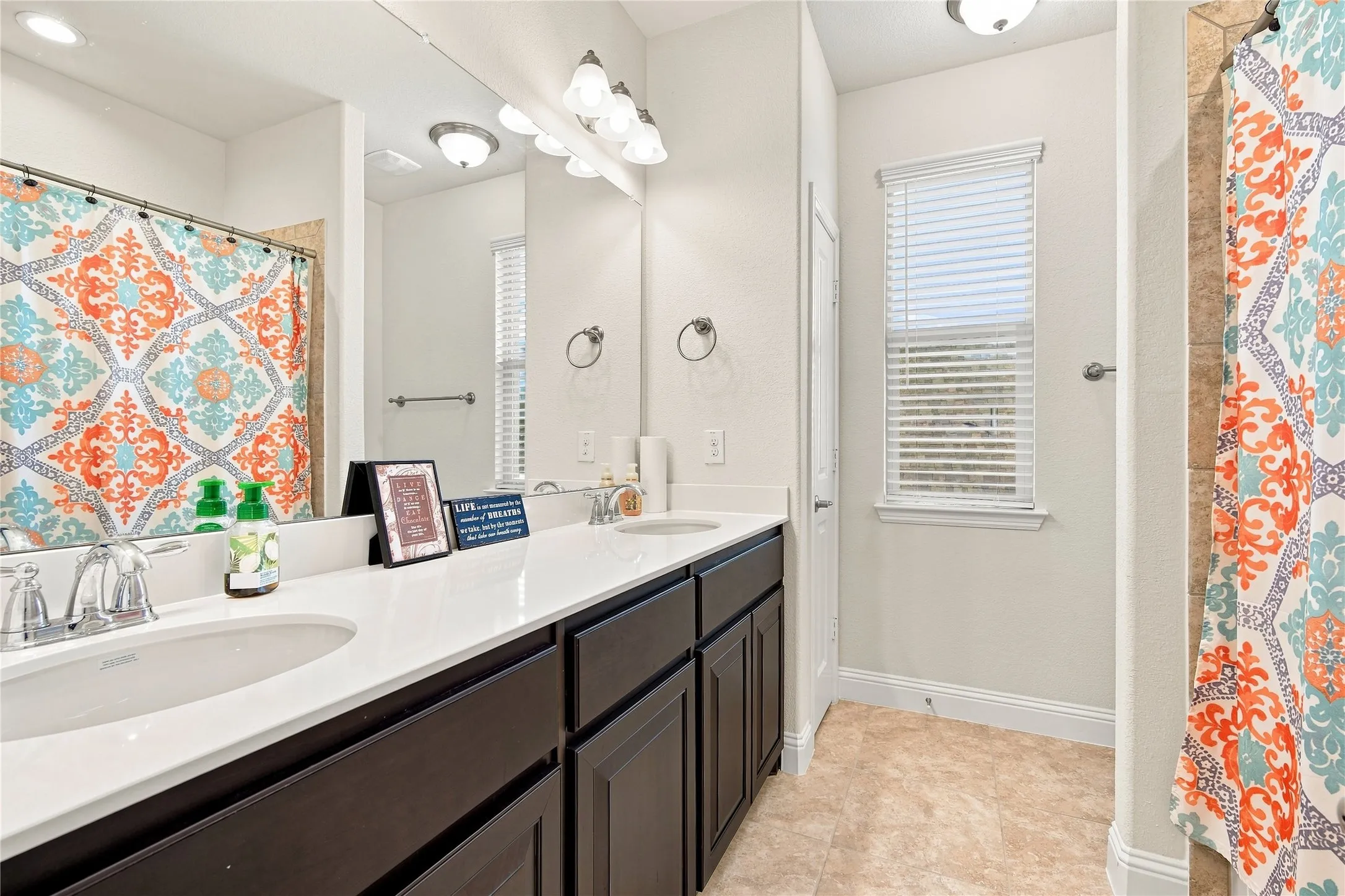 Single Family Residence For Sale in Tarrant County , 8121 Loretta Day Drive, Arlington, Texas 76002, 4 Bedroom, 4 Bathroom, 2 Garage spaces, 2,964 Sqft, built in 2019, mls#21363710, Real Estate Agent in Arlington, Homes For Sale in Tarrant county, Homes For Sale in Arlington, Realtor in Arlington Texas, Real Estate Brokerage Independent Realty Texas, Luminita Cordes Realtor