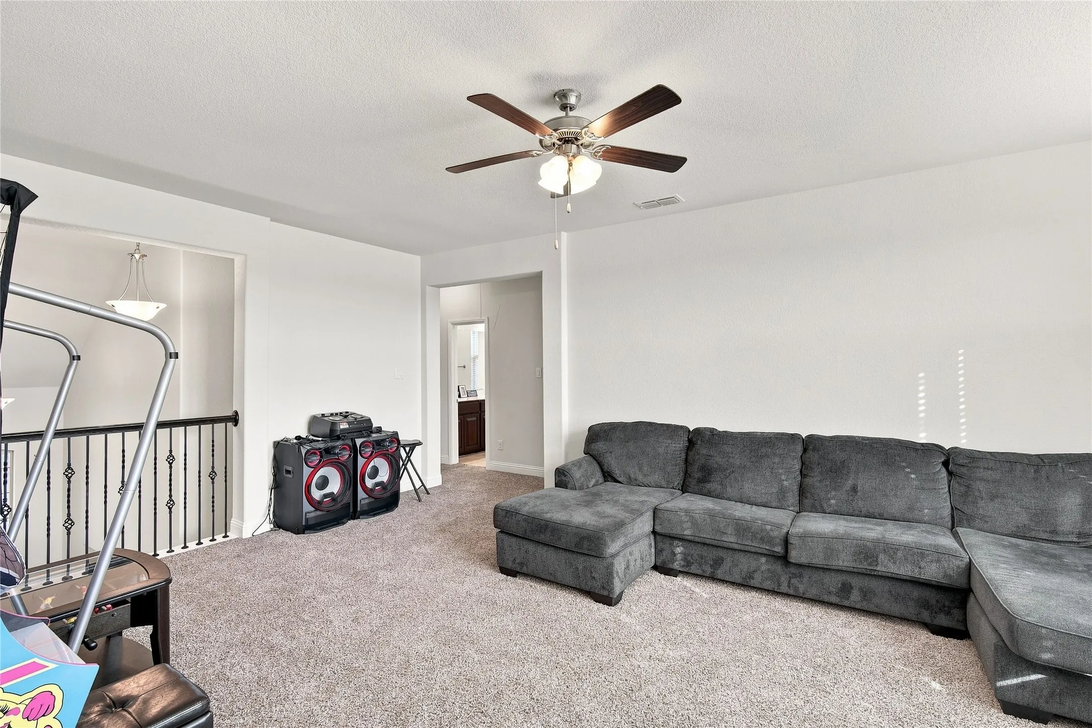 Single Family Residence For Sale in Tarrant County , 8121 Loretta Day Drive, Arlington, Texas 76002, 4 Bedroom, 4 Bathroom, 2 Garage spaces, 2,964 Sqft, built in 2019, mls#21363710, Real Estate Agent in Arlington, Homes For Sale in Tarrant county, Homes For Sale in Arlington, Realtor in Arlington Texas, Real Estate Brokerage Independent Realty Texas, Luminita Cordes Realtor