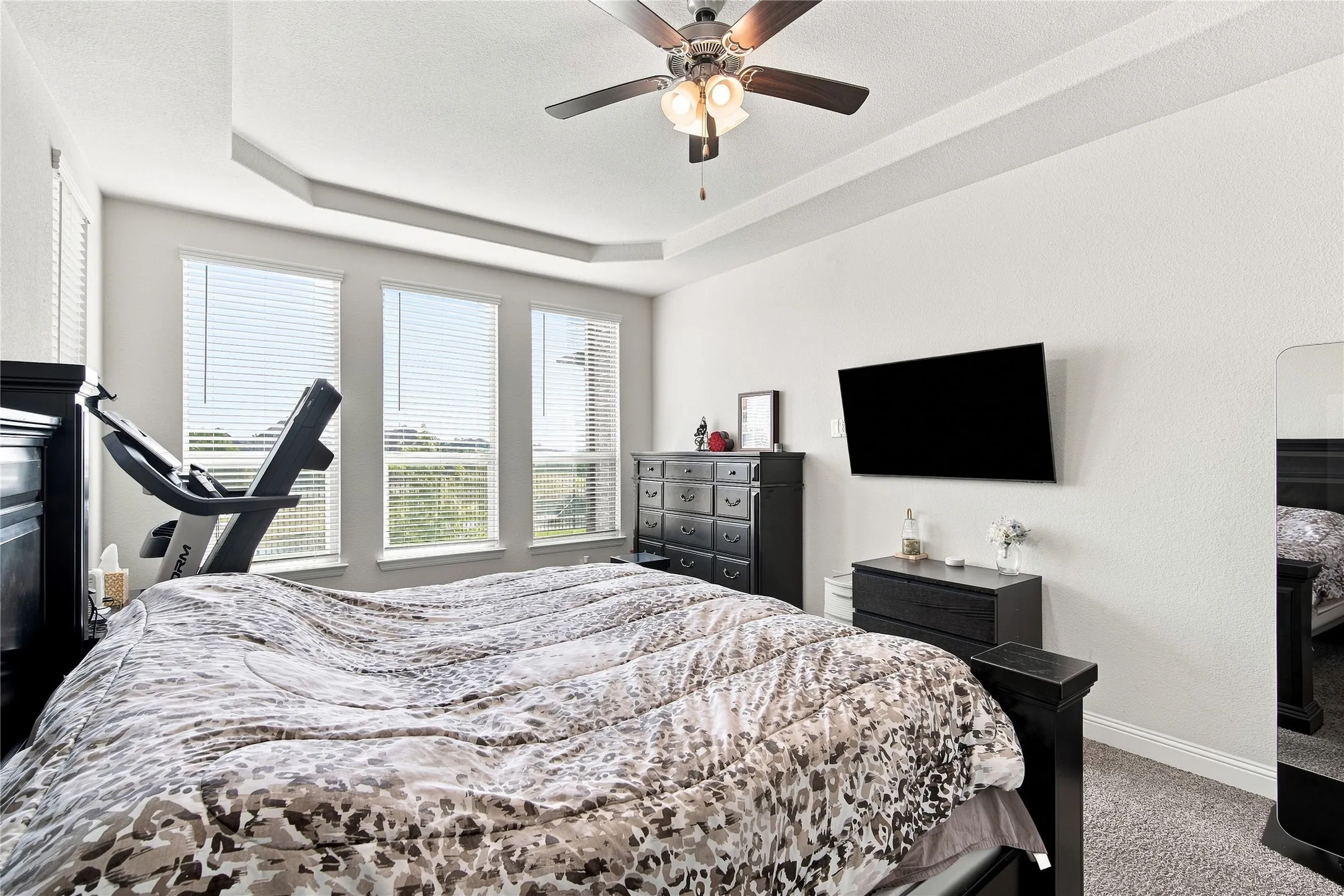 Single Family Residence For Sale in Tarrant County , 8121 Loretta Day Drive, Arlington, Texas 76002, 4 Bedroom, 4 Bathroom, 2 Garage spaces, 2,964 Sqft, built in 2019, mls#21363710, Real Estate Agent in Arlington, Homes For Sale in Tarrant county, Homes For Sale in Arlington, Realtor in Arlington Texas, Real Estate Brokerage Independent Realty Texas, Luminita Cordes Realtor