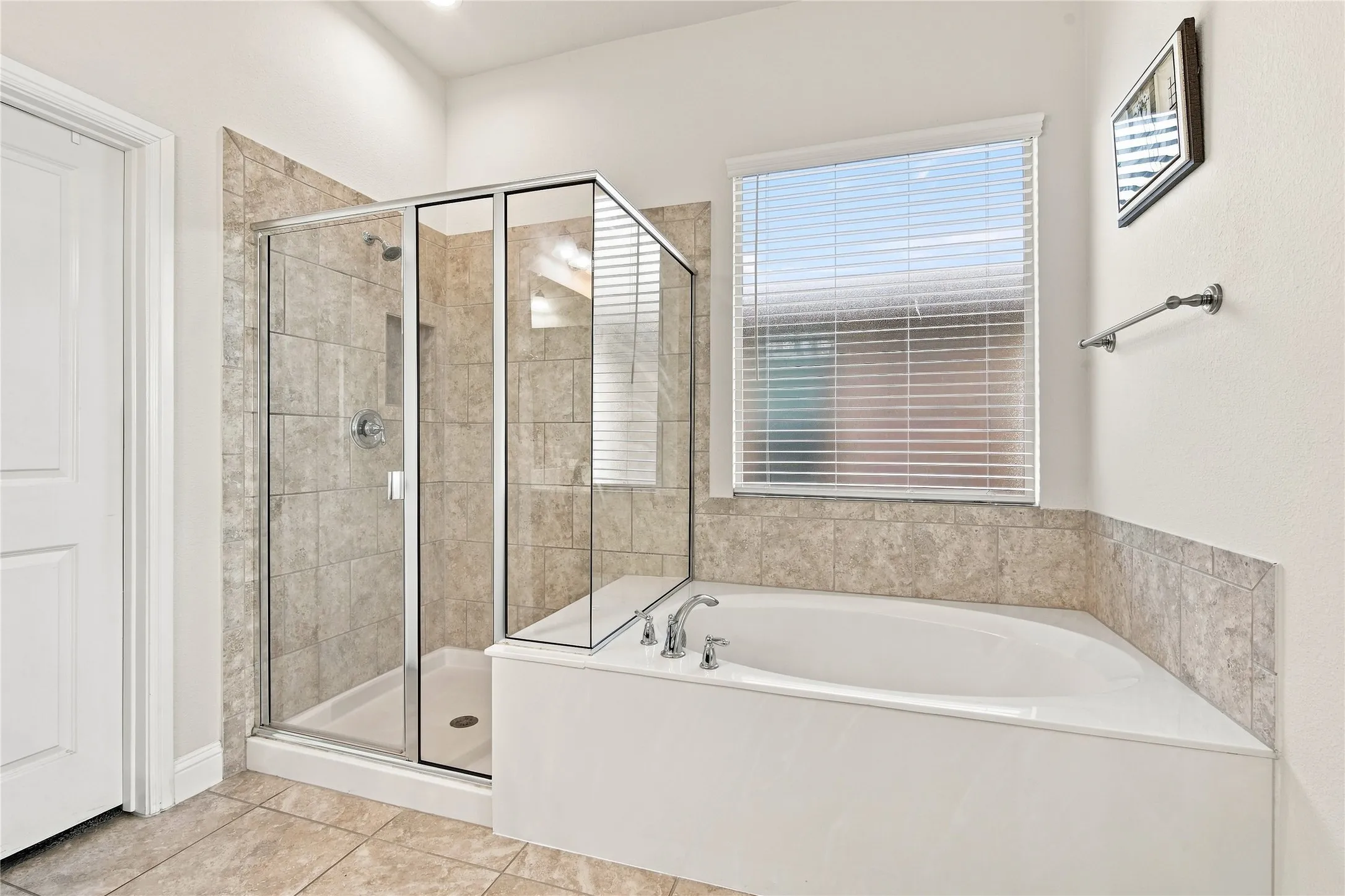 Single Family Residence For Sale in Tarrant County , 8121 Loretta Day Drive, Arlington, Texas 76002, 4 Bedroom, 4 Bathroom, 2 Garage spaces, 2,964 Sqft, built in 2019, mls#21363710, Real Estate Agent in Arlington, Homes For Sale in Tarrant county, Homes For Sale in Arlington, Realtor in Arlington Texas, Real Estate Brokerage Independent Realty Texas, Luminita Cordes Realtor