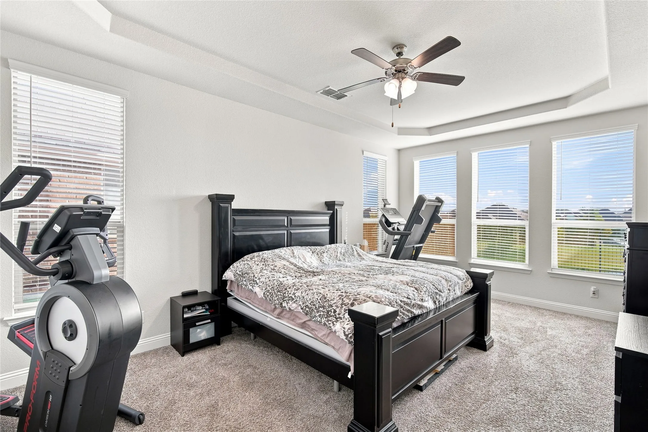 Single Family Residence For Sale in Tarrant County , 8121 Loretta Day Drive, Arlington, Texas 76002, 4 Bedroom, 4 Bathroom, 2 Garage spaces, 2,964 Sqft, built in 2019, mls#21363710, Real Estate Agent in Arlington, Homes For Sale in Tarrant county, Homes For Sale in Arlington, Realtor in Arlington Texas, Real Estate Brokerage Independent Realty Texas, Luminita Cordes Realtor