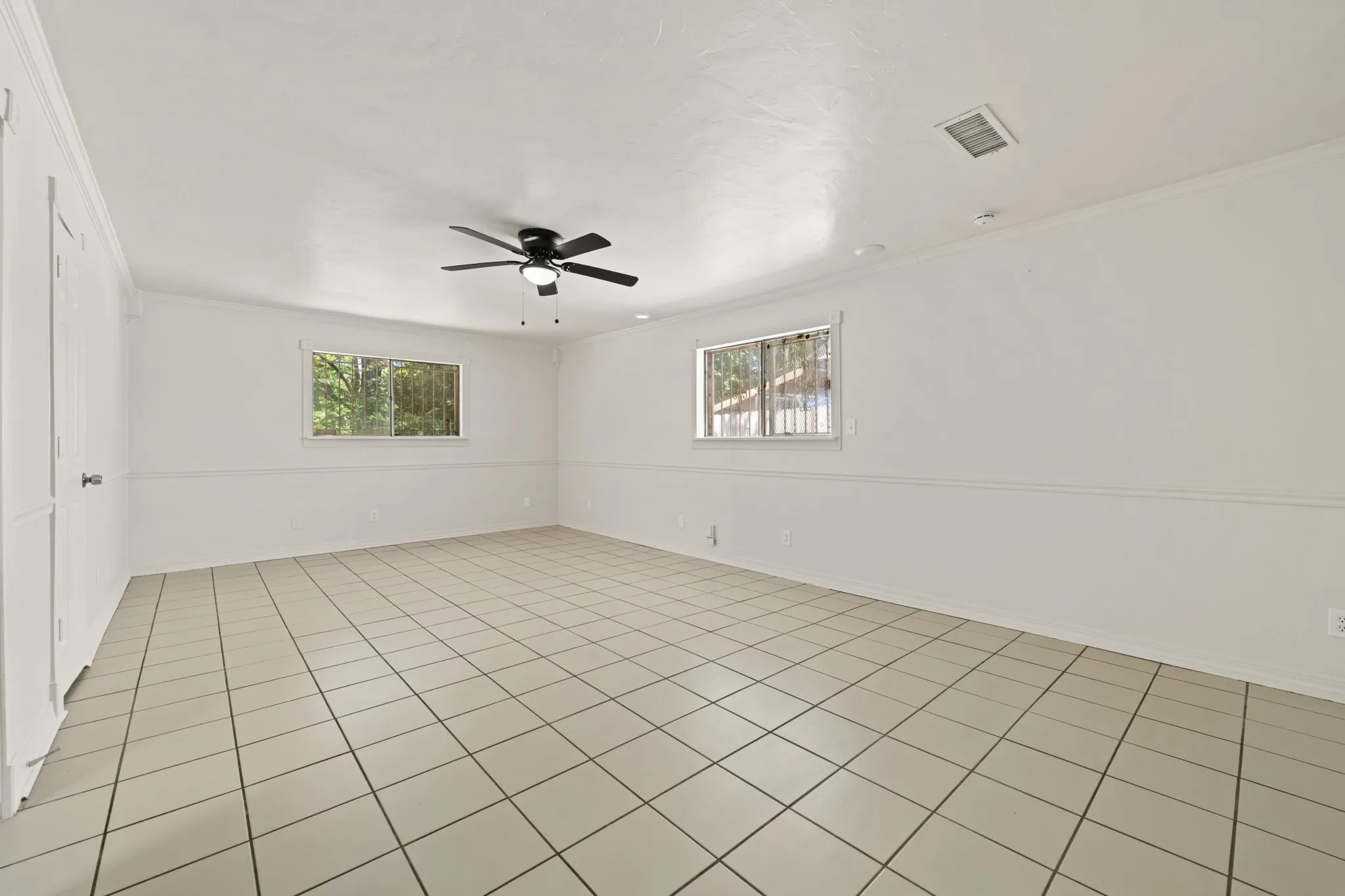 Single Family Residence For Sale in Dallas County , 215 Johnson Drive, Duncanville, Texas 75116, 4 Bedroom, 3 Bathroom, 2 Garage spaces, 2,136 Sqft, built in 1972, mls#21364056, Real Estate Agent in Duncanville, Homes For Sale in Dallas county, Homes For Sale in Duncanville, Realtor in Duncanville Texas, Real Estate Brokerage Independent Realty Texas, Luminita Cordes Realtor