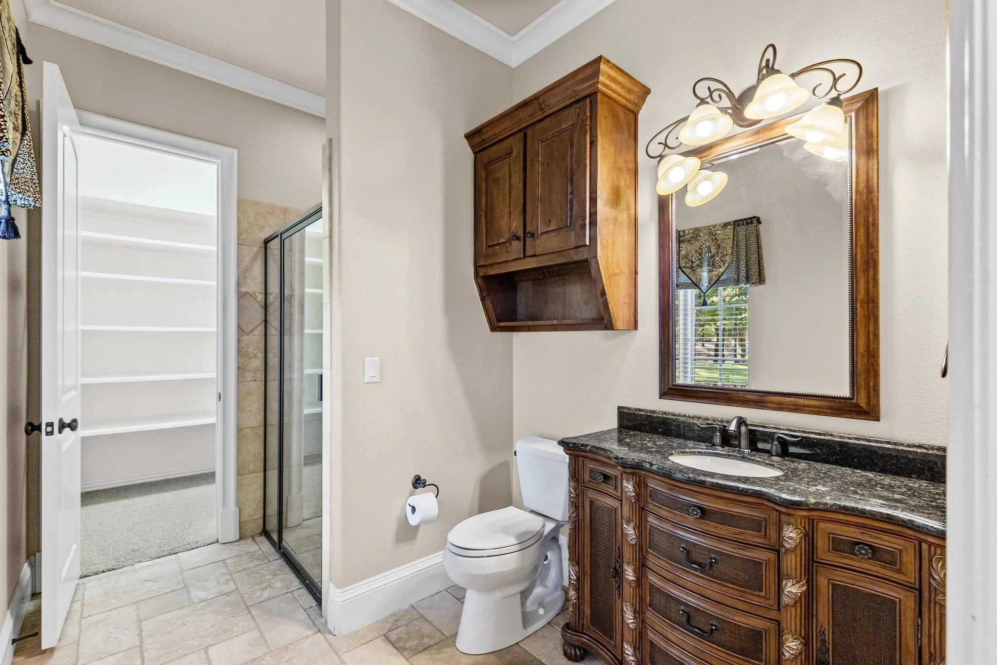 Ensuite Bath with Large Walk in Closet