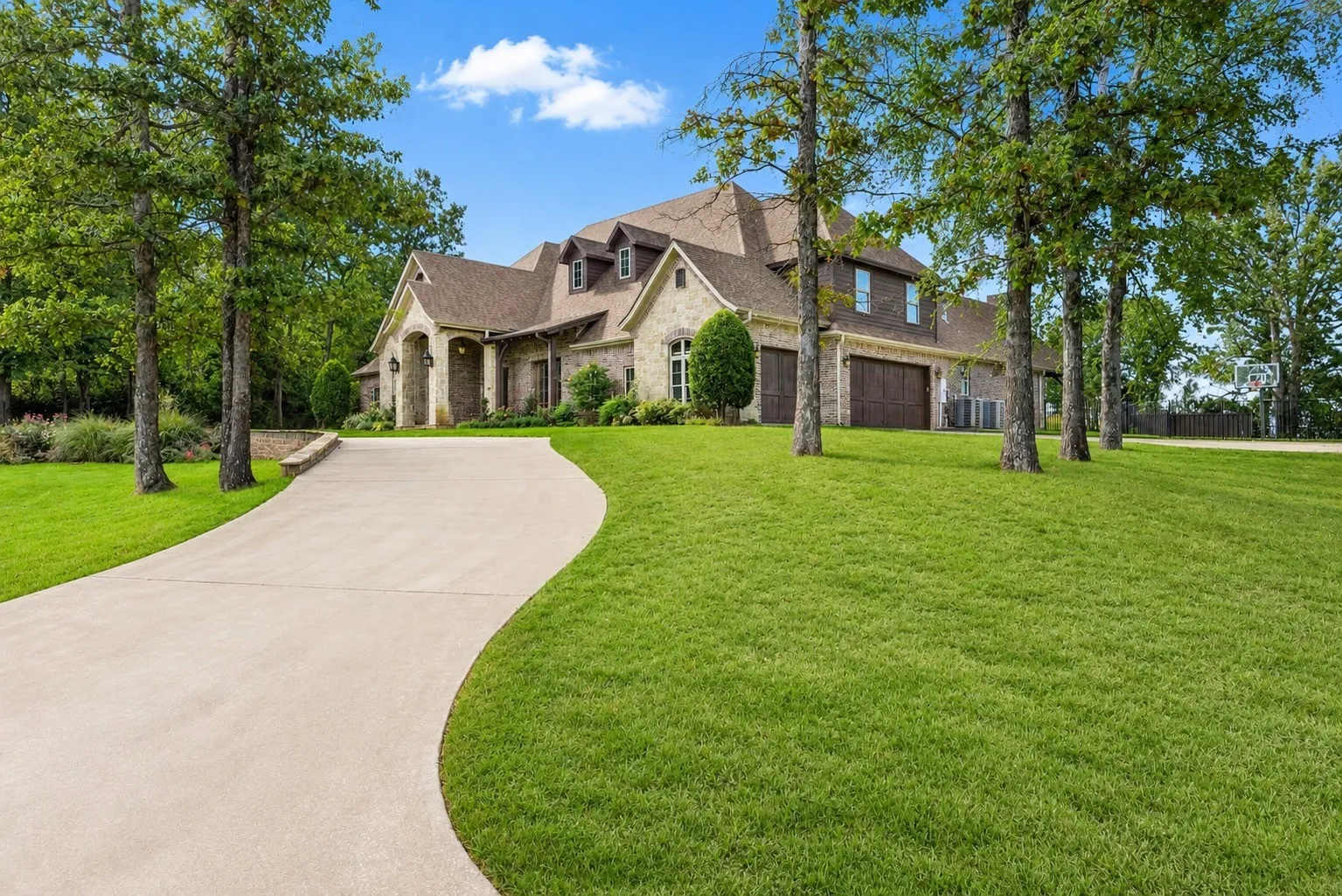 Single Family Residence For Sale in Hopkins County , 123 Katie Ridge, Sulphur Springs, Texas 75482, 6 Bedroom, 6 Bathroom, 4 Garage spaces, 5,094 Sqft, built in 2010, mls#21347145, Real Estate Agent in Sulphur Springs, Homes For Sale in Hopkins county, Homes For Sale in Sulphur Springs, Realtor in Sulphur Springs Texas, Real Estate Brokerage Independent Realty Texas, Luminita Cordes Realtor