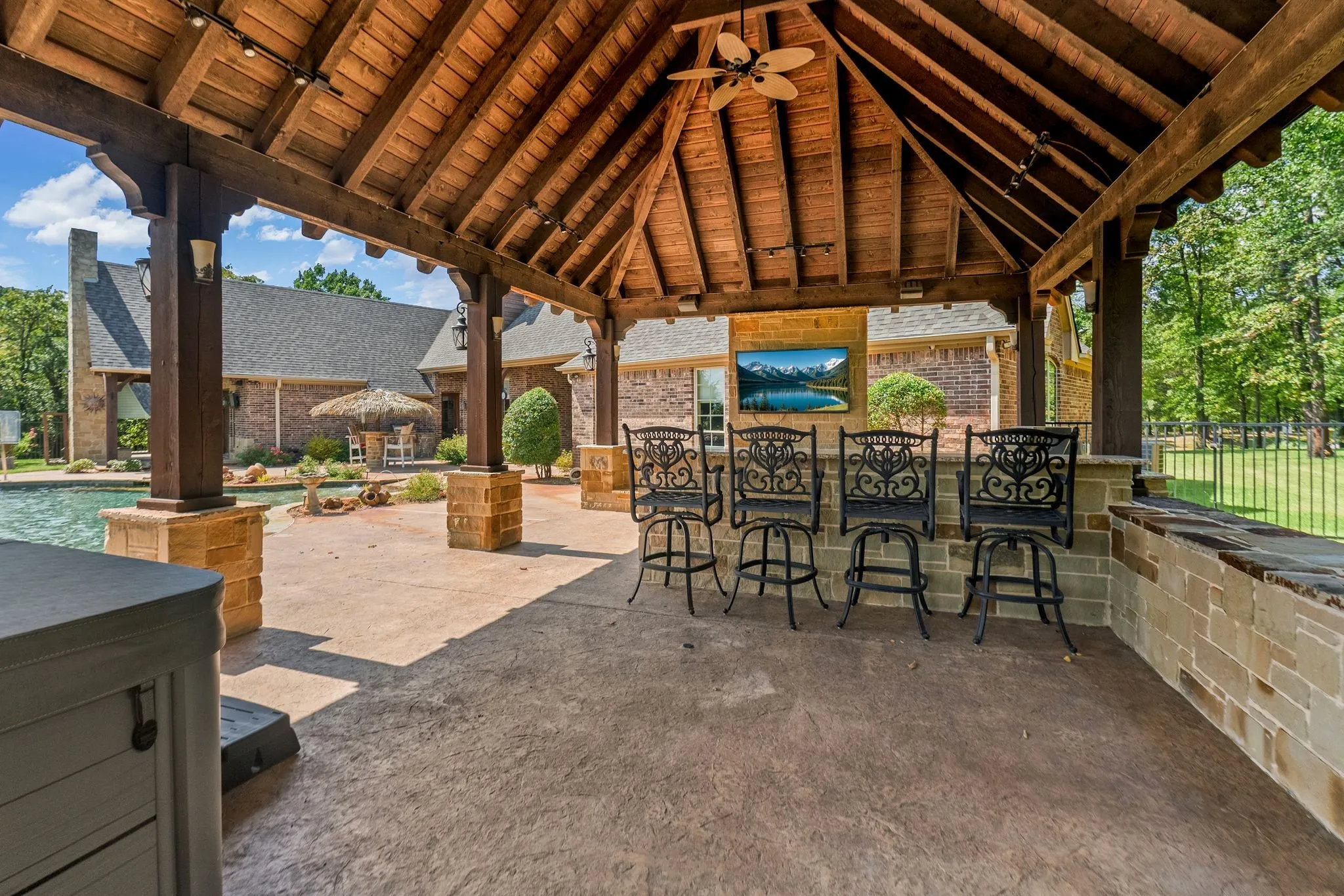 Single Family Residence For Sale in Hopkins County , 123 Katie Ridge, Sulphur Springs, Texas 75482, 6 Bedroom, 6 Bathroom, 4 Garage spaces, 5,094 Sqft, built in 2010, mls#21347145, Real Estate Agent in Sulphur Springs, Homes For Sale in Hopkins county, Homes For Sale in Sulphur Springs, Realtor in Sulphur Springs Texas, Real Estate Brokerage Independent Realty Texas, Luminita Cordes Realtor