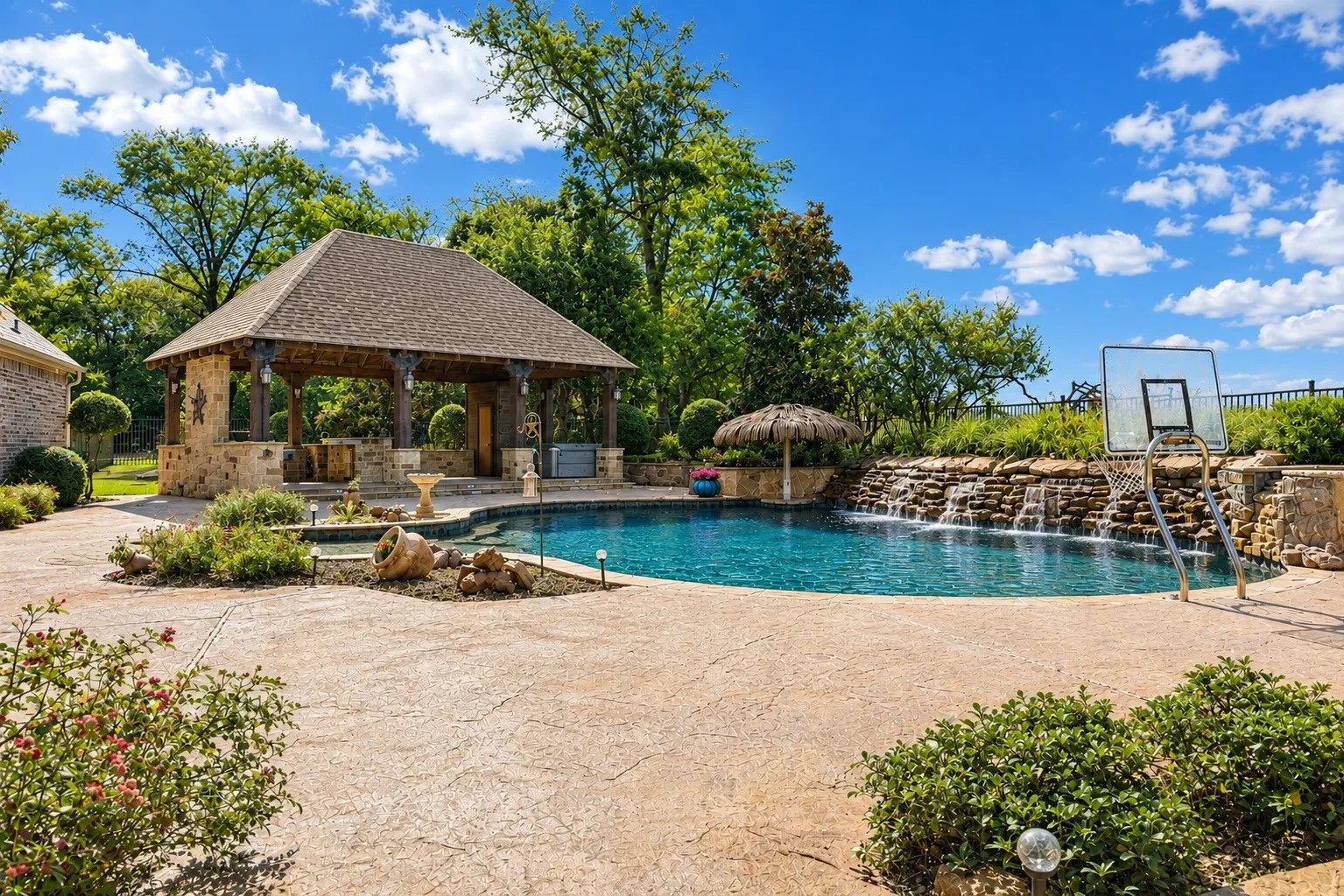 Single Family Residence For Sale in Hopkins County , 123 Katie Ridge, Sulphur Springs, Texas 75482, 6 Bedroom, 6 Bathroom, 4 Garage spaces, 5,094 Sqft, built in 2010, mls#21347145, Real Estate Agent in Sulphur Springs, Homes For Sale in Hopkins county, Homes For Sale in Sulphur Springs, Realtor in Sulphur Springs Texas, Real Estate Brokerage Independent Realty Texas, Luminita Cordes Realtor