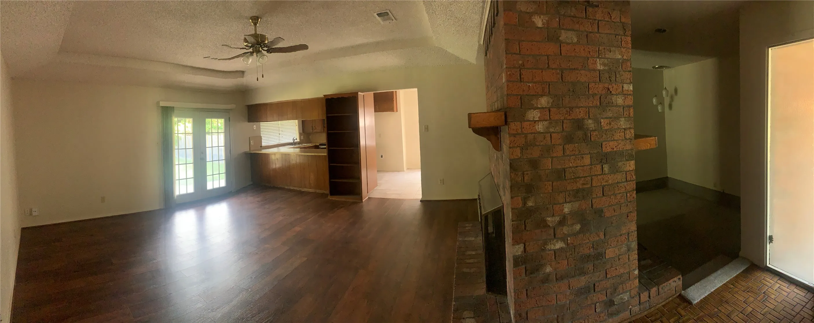 Single Family Residence For Sale in Tarrant County , 7612 Mary Drive, North Richland Hills, Texas 76180, 3 Bedroom, 2 Bathroom, 2 Garage spaces, 1,620 Sqft, built in 1975, mls#21365917, Real Estate Agent in North Richland Hills, Homes For Sale in Tarrant county, Homes For Sale in North Richland Hills, Realtor in North Richland Hills Texas, Real Estate Brokerage Independent Realty Texas, Luminita Cordes Realtor