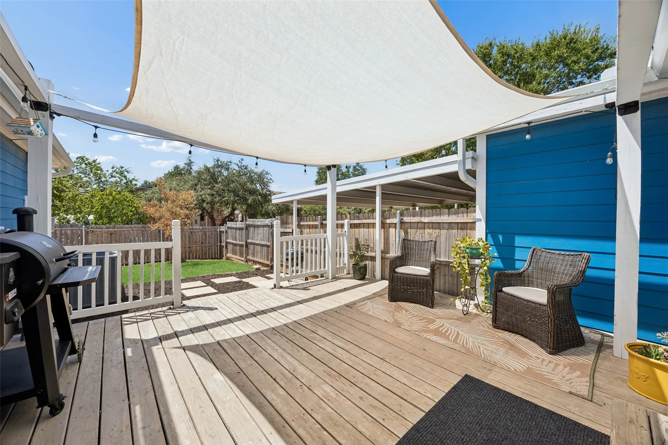 Single Family Residence For Sale in Tarrant County , 3290 Olive Place, Fort Worth, Texas 76116, 3 Bedroom, 2 Bathroom, 2 Garage spaces, 1,605 Sqft, built in 1954, mls#21361560, Real Estate Agent in Fort Worth, Homes For Sale in Tarrant county, Homes For Sale in Fort Worth, Realtor in Fort Worth Texas, Real Estate Brokerage Independent Realty Texas, Luminita Cordes Realtor