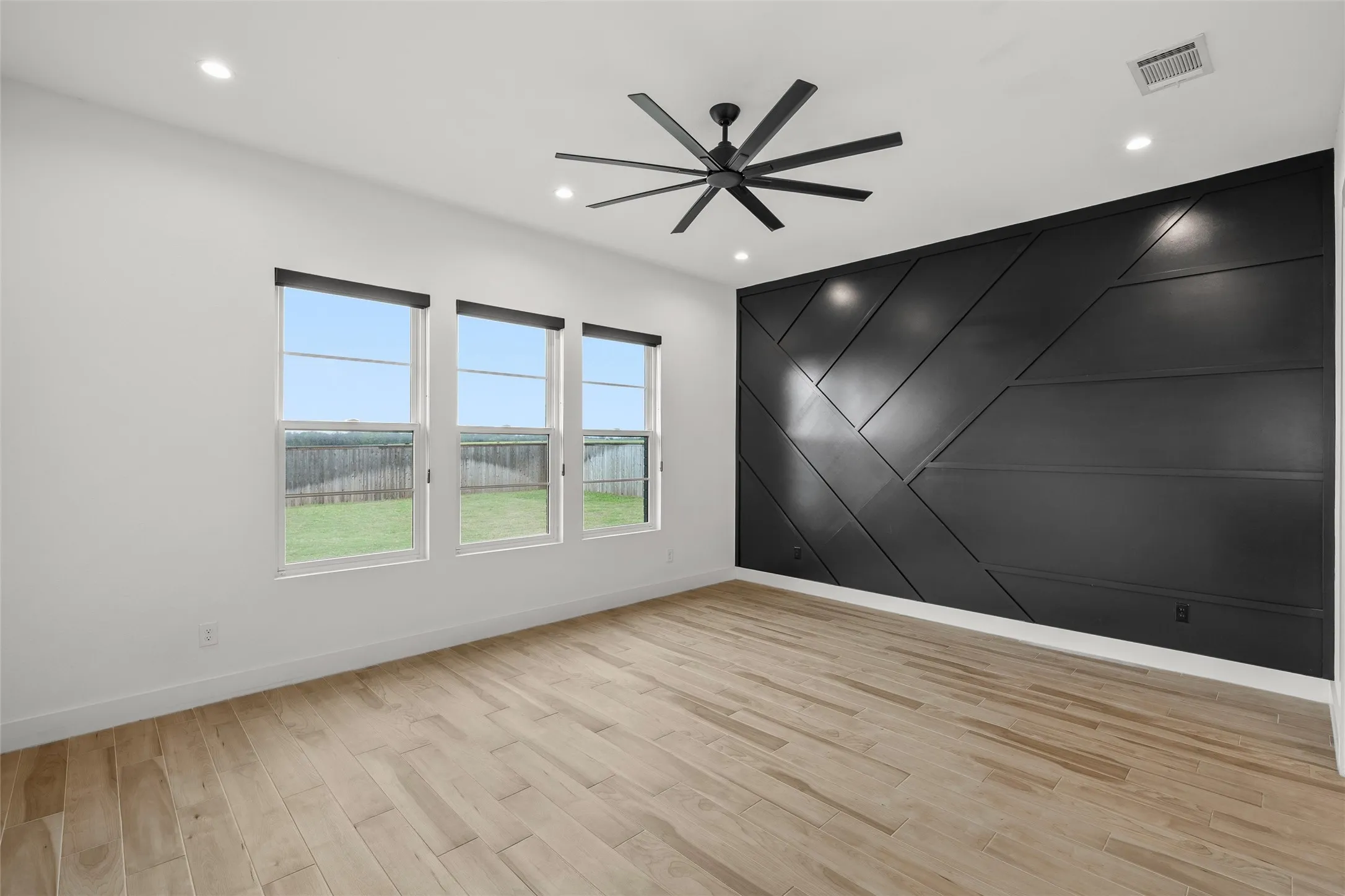 Single Family Residence For Sale in Mc Lennan County , 13001 Big Bend Boulevard, Woodway, Texas 76712, 4 Bedroom, 3 Bathroom, 3 Garage spaces, 2,522 Sqft, built in 2024, mls#21365931, Real Estate Agent in Woodway, Homes For Sale in Mc Lennan county, Homes For Sale in Woodway, Realtor in Woodway Texas, Real Estate Brokerage Independent Realty Texas, Luminita Cordes Realtor
