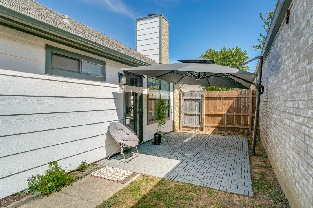 Single Family Residence For Sale in Denton County , 1332 Cedar Ridge Drive, Lewisville, Texas 75067, 2 Bedroom, 2 Bathroom, Garage spaces, 1,036 Sqft, built in 1984, mls#21365257, Real Estate Agent in Lewisville, Homes For Sale in Denton county, Homes For Sale in Lewisville, Realtor in Lewisville Texas, Real Estate Brokerage Independent Realty Texas, Luminita Cordes Realtor