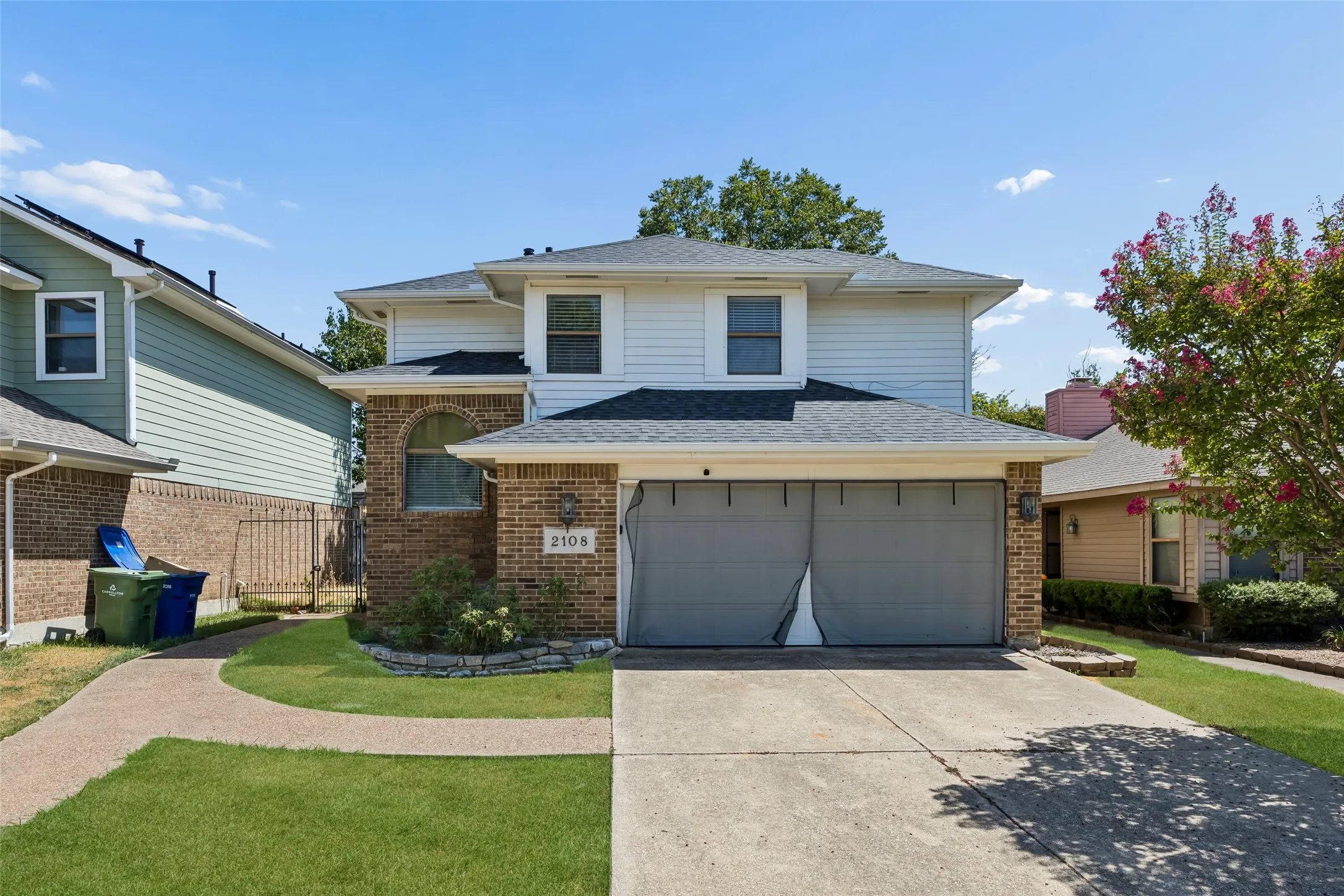 Single Family Residence For Rent in Denton County , 2108 Rose Cliff Lane, Carrollton, Texas 75007, 3 Bedroom, 3 Bathroom, 2 Garage spaces, 1,641 Sqft, built in 1983, Price $2,600, mls#21365051, Real Estate Agent in Carrollton, Homes For Rent in Denton county, Homes For Rent in Carrollton, Realtor in Carrollton Texas, Real Estate Brokerage Independent Realty Texas, Luminita Cordes Realtor