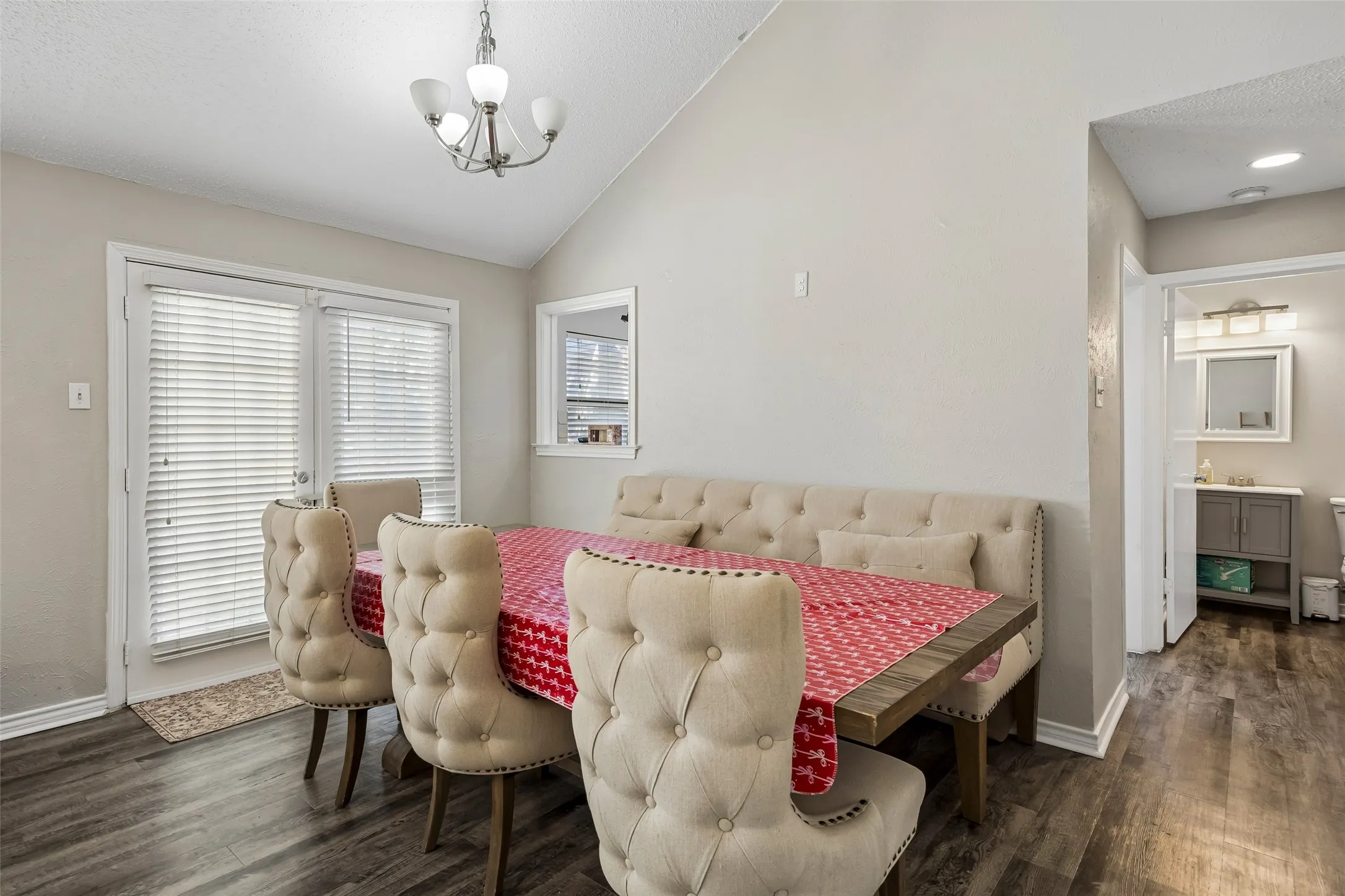 Single Family Residence For Rent in Denton County , 2108 Rose Cliff Lane, Carrollton, Texas 75007, 3 Bedroom, 3 Bathroom, 2 Garage spaces, 1,641 Sqft, built in 1983, Price $2,600, mls#21365051, Real Estate Agent in Carrollton, Homes For Rent in Denton county, Homes For Rent in Carrollton, Realtor in Carrollton Texas, Real Estate Brokerage Independent Realty Texas, Luminita Cordes Realtor