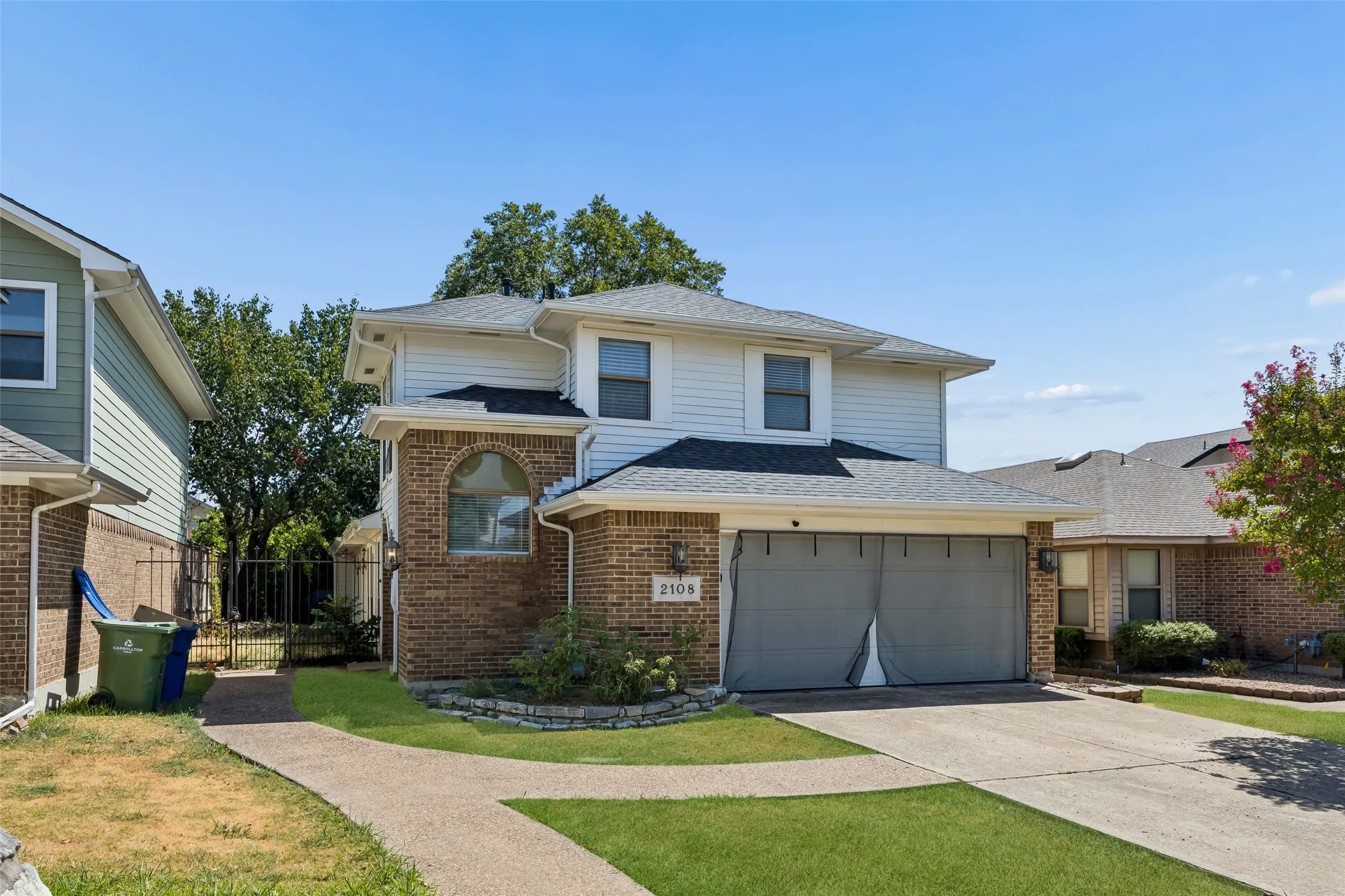 Single Family Residence For Rent in Denton County , 2108 Rose Cliff Lane, Carrollton, Texas 75007, 3 Bedroom, 3 Bathroom, 2 Garage spaces, 1,641 Sqft, built in 1983, Price $2,600, mls#21365051, Real Estate Agent in Carrollton, Homes For Rent in Denton county, Homes For Rent in Carrollton, Realtor in Carrollton Texas, Real Estate Brokerage Independent Realty Texas, Luminita Cordes Realtor