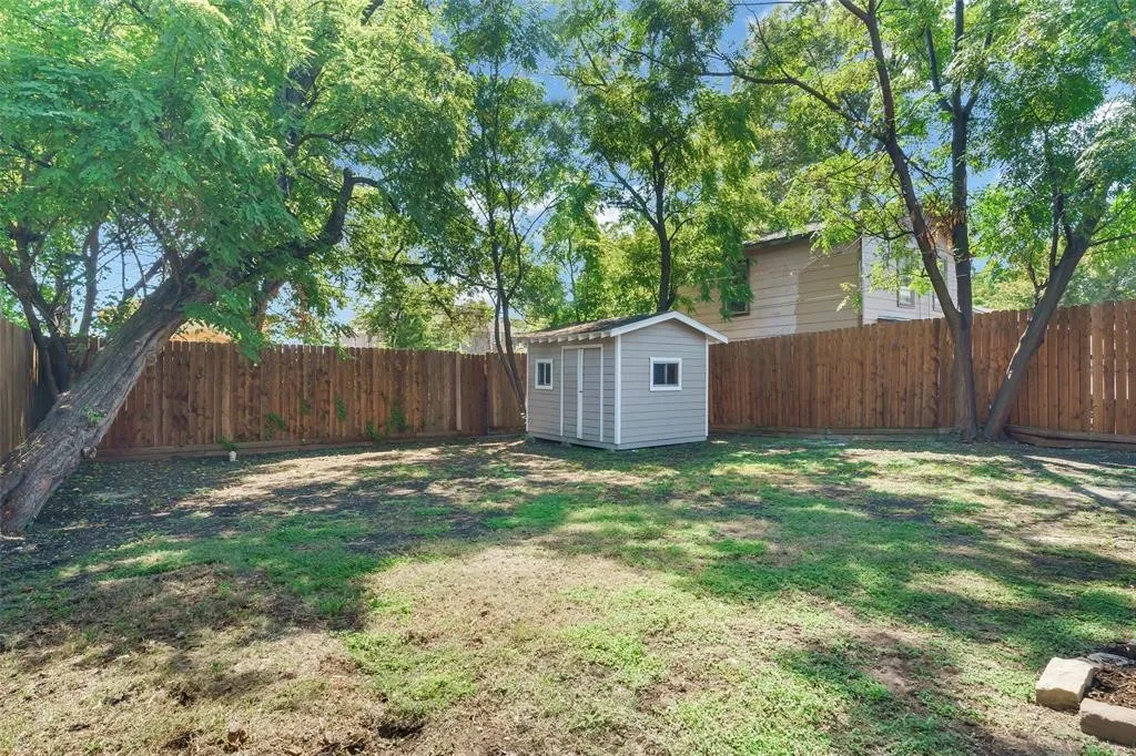 Single Family Residence For Sale in Dallas County , 5524 Victor Street, Dallas, Texas 75214, 3 Bedroom, 2 Bathroom, Garage spaces, 1,659 Sqft, built in 1938, mls#21365932, Real Estate Agent in Dallas, Homes For Sale in Dallas county, Homes For Sale in Dallas, Realtor in Dallas Texas, Real Estate Brokerage Independent Realty Texas, Luminita Cordes Realtor