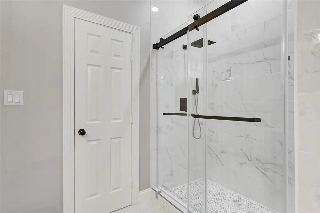 Single Family Residence For Sale in Dallas County , 5524 Victor Street, Dallas, Texas 75214, 3 Bedroom, 2 Bathroom, Garage spaces, 1,659 Sqft, built in 1938, mls#21365932, Real Estate Agent in Dallas, Homes For Sale in Dallas county, Homes For Sale in Dallas, Realtor in Dallas Texas, Real Estate Brokerage Independent Realty Texas, Luminita Cordes Realtor