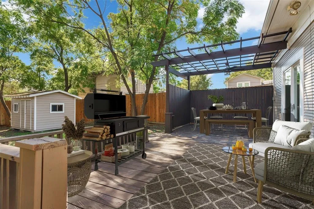 Single Family Residence For Sale in Dallas County , 5524 Victor Street, Dallas, Texas 75214, 3 Bedroom, 2 Bathroom, Garage spaces, 1,659 Sqft, built in 1938, mls#21365932, Real Estate Agent in Dallas, Homes For Sale in Dallas county, Homes For Sale in Dallas, Realtor in Dallas Texas, Real Estate Brokerage Independent Realty Texas, Luminita Cordes Realtor