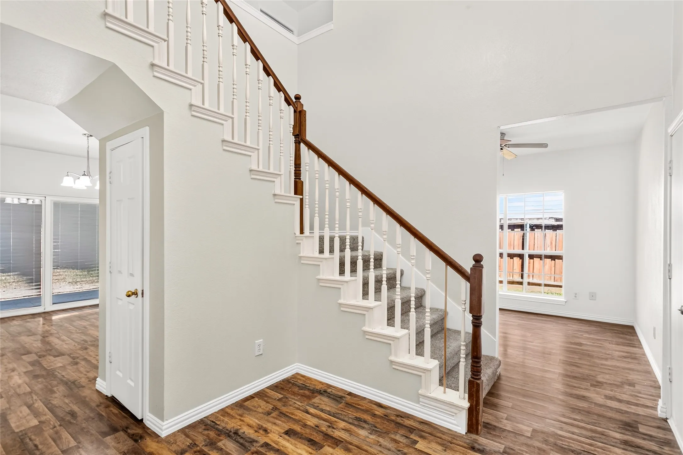 Single Family Residence For Sale in Collin County , 1008 Hyde Park Drive, Mc Kinney, Texas 75069, 4 Bedroom, 3 Bathroom, 2 Garage spaces, 2,040 Sqft, built in 1991, mls#21365955, Real Estate Agent in Mc Kinney, Homes For Sale in Collin county, Homes For Sale in Mc Kinney, Realtor in Mc Kinney Texas, Real Estate Brokerage Independent Realty Texas, Luminita Cordes Realtor
