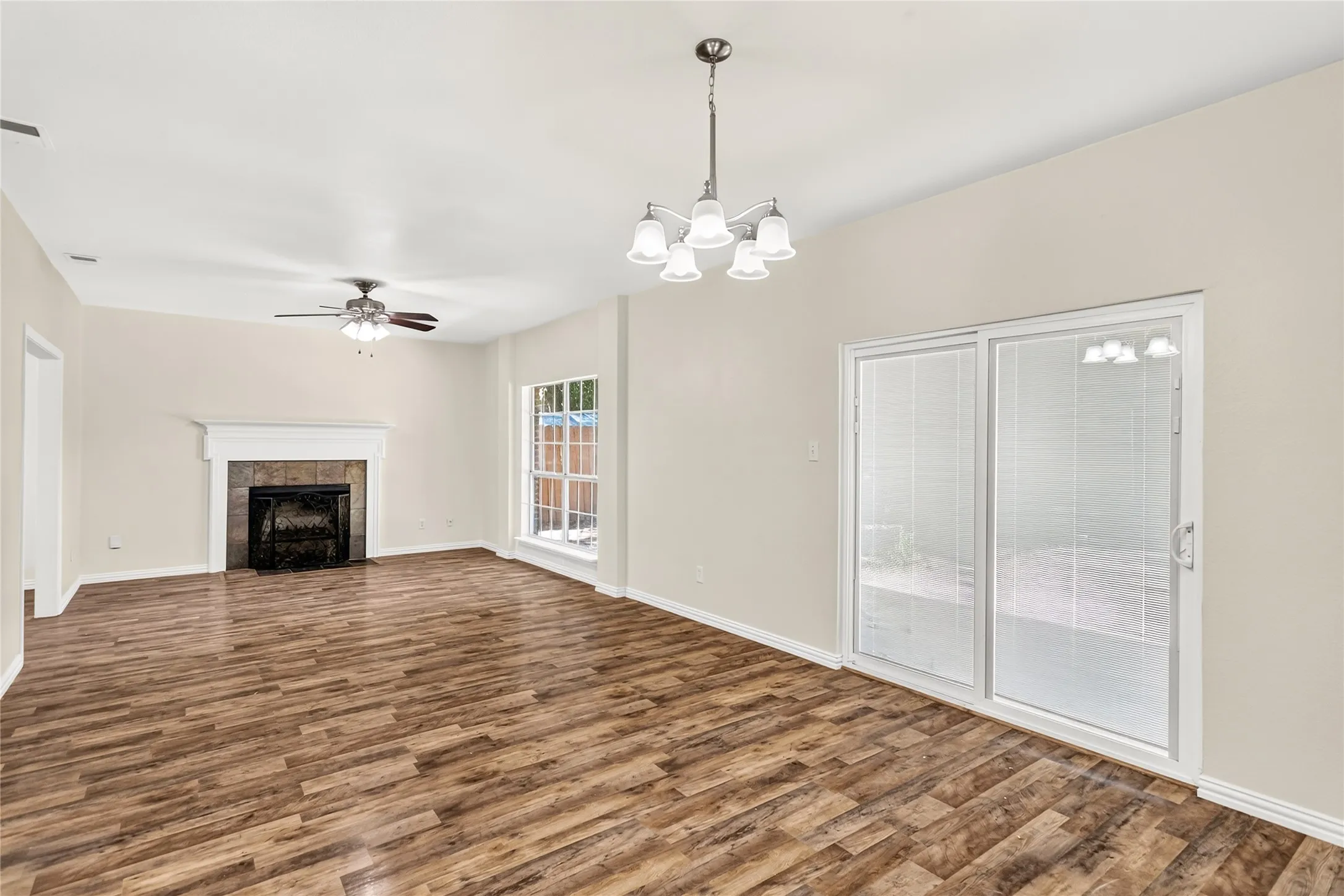 Single Family Residence For Sale in Collin County , 1008 Hyde Park Drive, Mc Kinney, Texas 75069, 4 Bedroom, 3 Bathroom, 2 Garage spaces, 2,040 Sqft, built in 1991, mls#21365955, Real Estate Agent in Mc Kinney, Homes For Sale in Collin county, Homes For Sale in Mc Kinney, Realtor in Mc Kinney Texas, Real Estate Brokerage Independent Realty Texas, Luminita Cordes Realtor