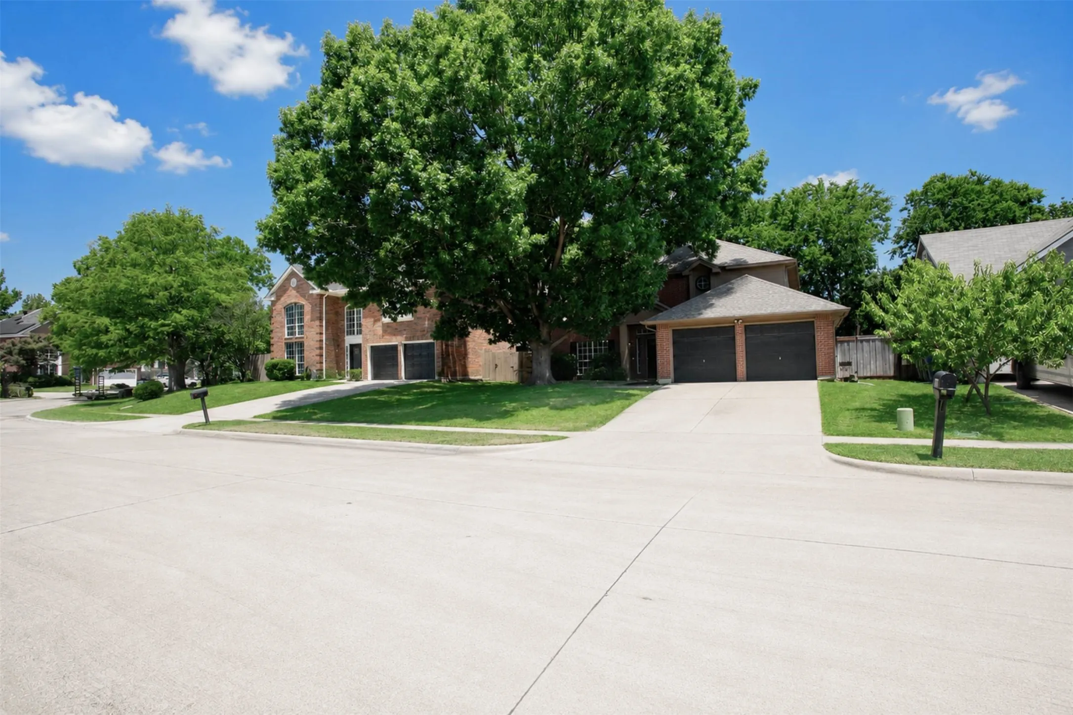 Single Family Residence For Sale in Collin County , 1008 Hyde Park Drive, Mc Kinney, Texas 75069, 4 Bedroom, 3 Bathroom, 2 Garage spaces, 2,040 Sqft, built in 1991, mls#21365955, Real Estate Agent in Mc Kinney, Homes For Sale in Collin county, Homes For Sale in Mc Kinney, Realtor in Mc Kinney Texas, Real Estate Brokerage Independent Realty Texas, Luminita Cordes Realtor