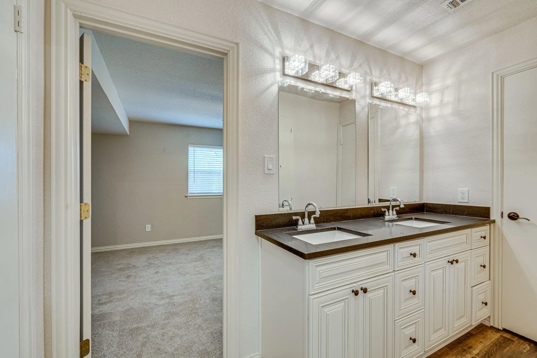 Single Family Residence For Rent in Tarrant County , 2101 Warwick Drive, Arlington, Texas 76015, 3 Bedroom, 2 Bathroom, 2 Garage spaces, 1,637 Sqft, built in 1971, Price $2,200, mls#21365812, Real Estate Agent in Arlington, Homes For Rent in Tarrant county, Homes For Rent in Arlington, Realtor in Arlington Texas, Real Estate Brokerage Independent Realty Texas, Luminita Cordes Realtor